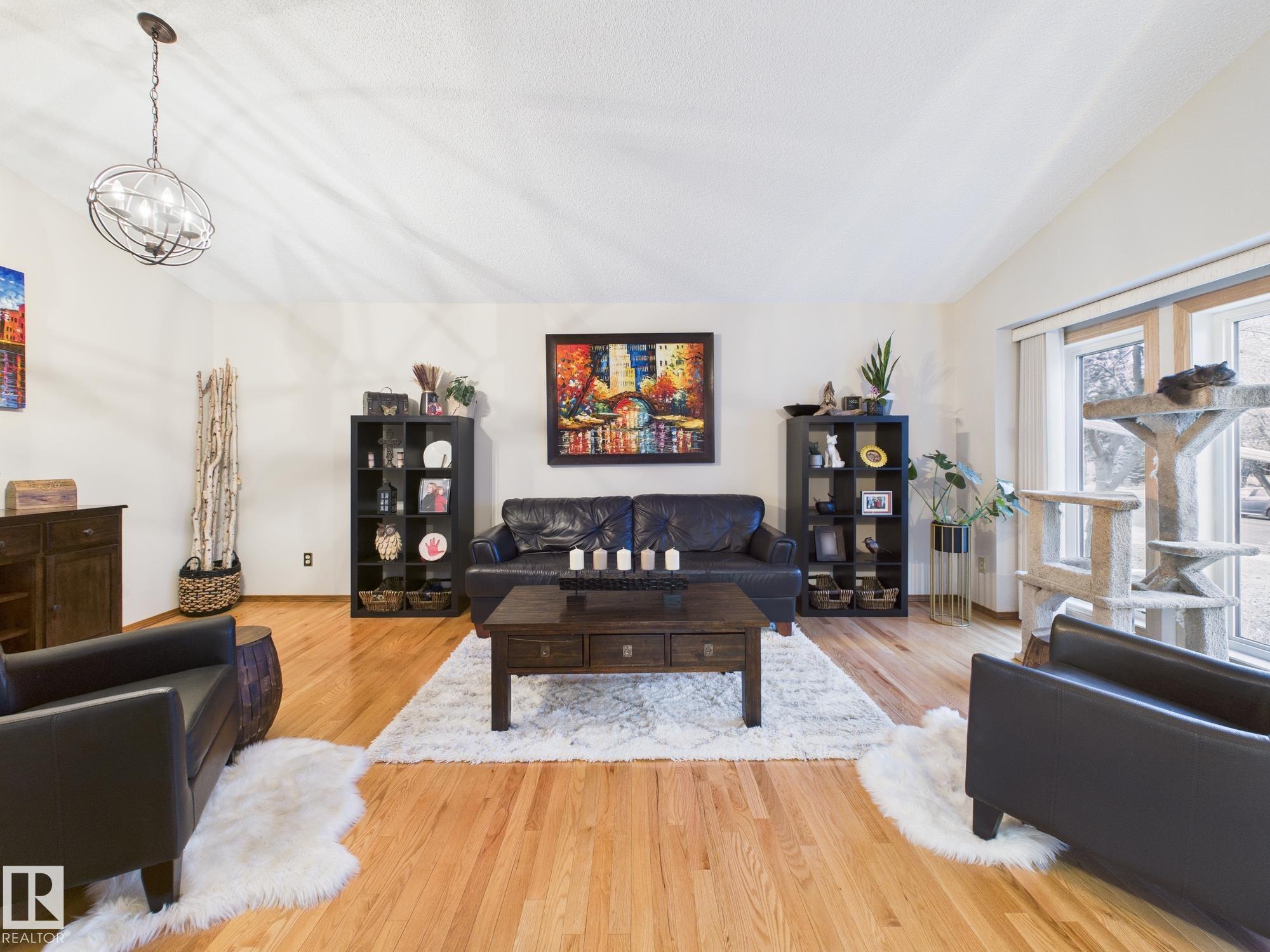 Photo 13 at 92 Dufferin Street, Deer Ridge, St. Albert