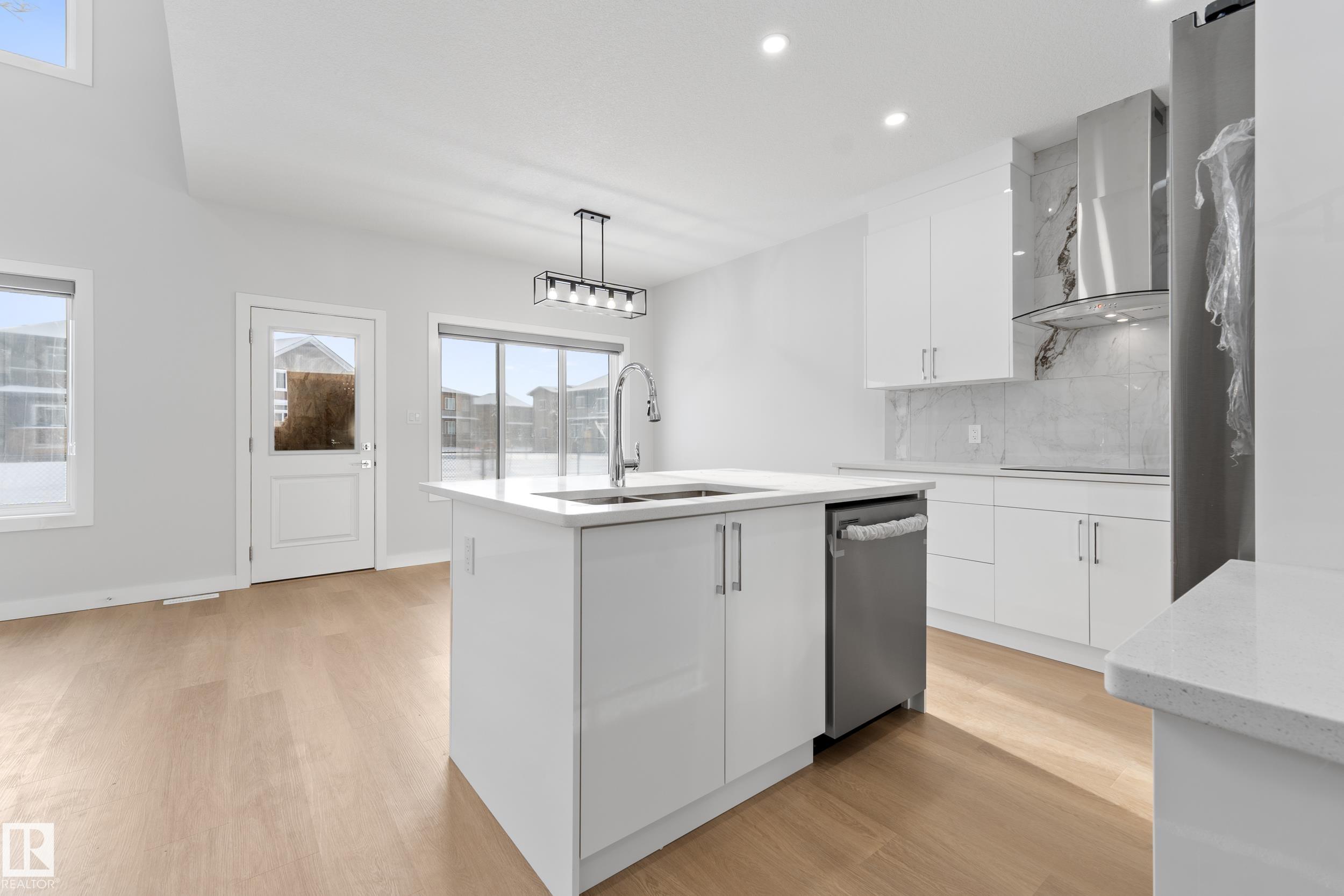 Photo 12 at 11 Westwyck, Fenwyck, Spruce Grove