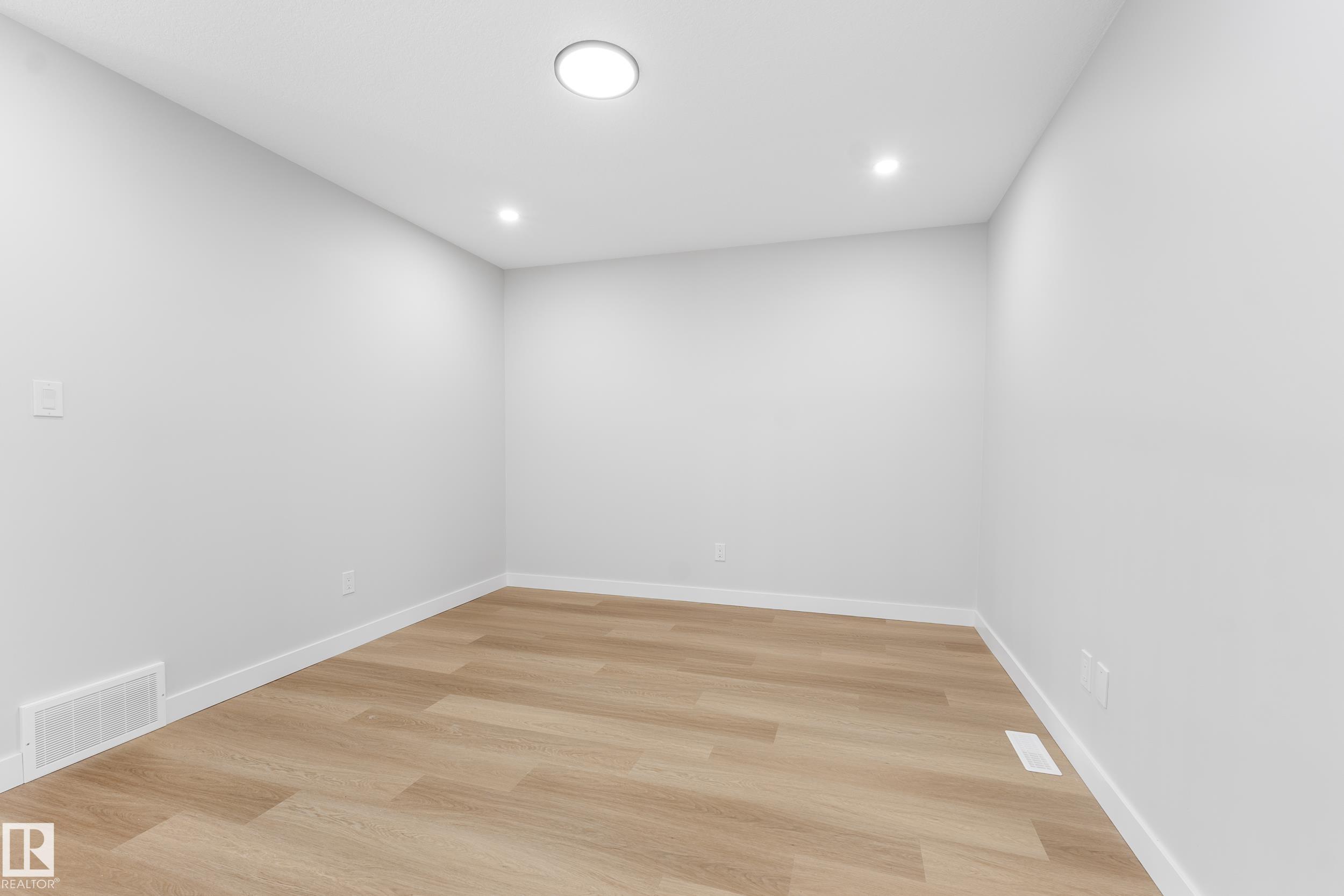 Photo 30 at 11 Westwyck, Fenwyck, Spruce Grove