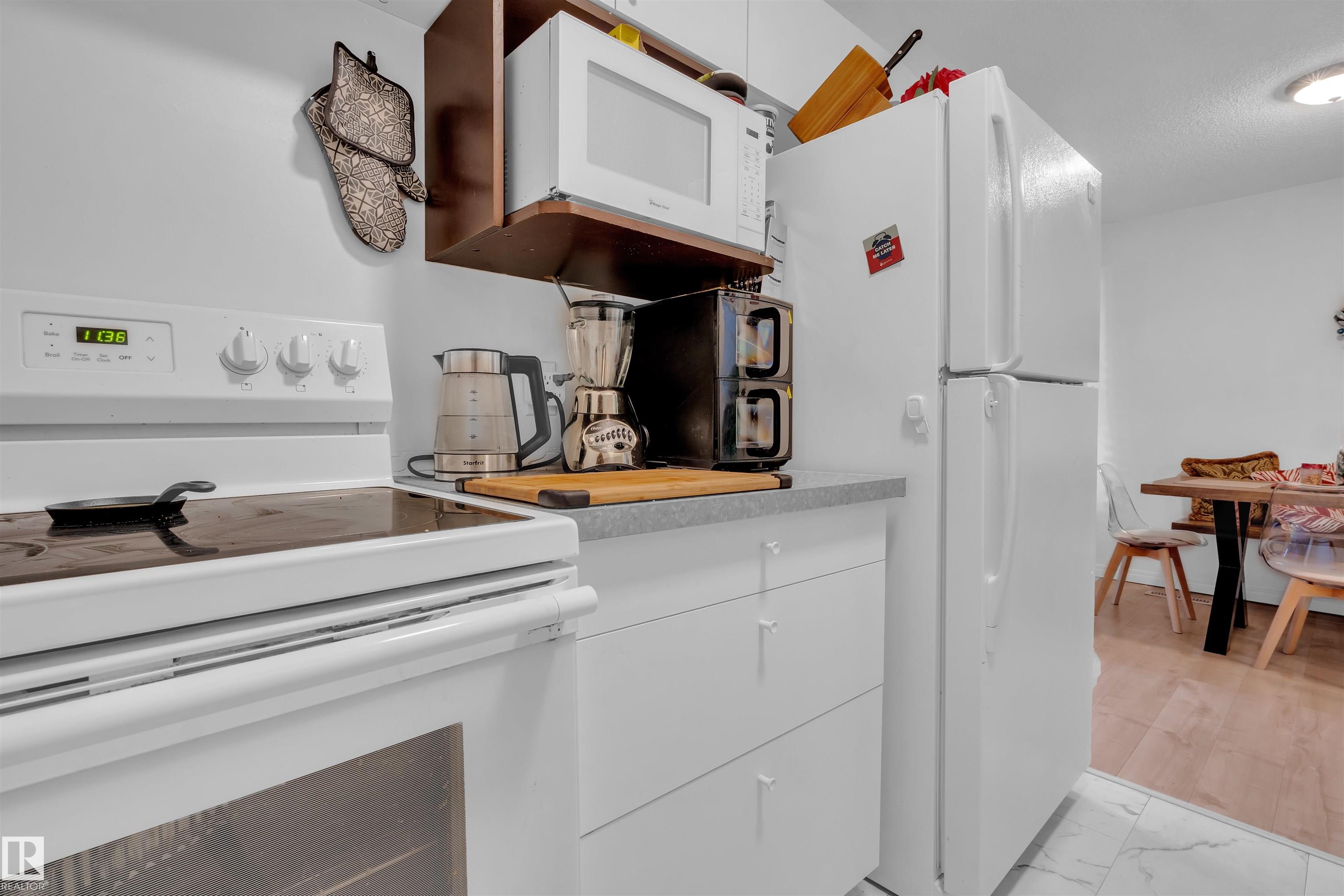 Picture for 8F MEADOWLARK VG NW