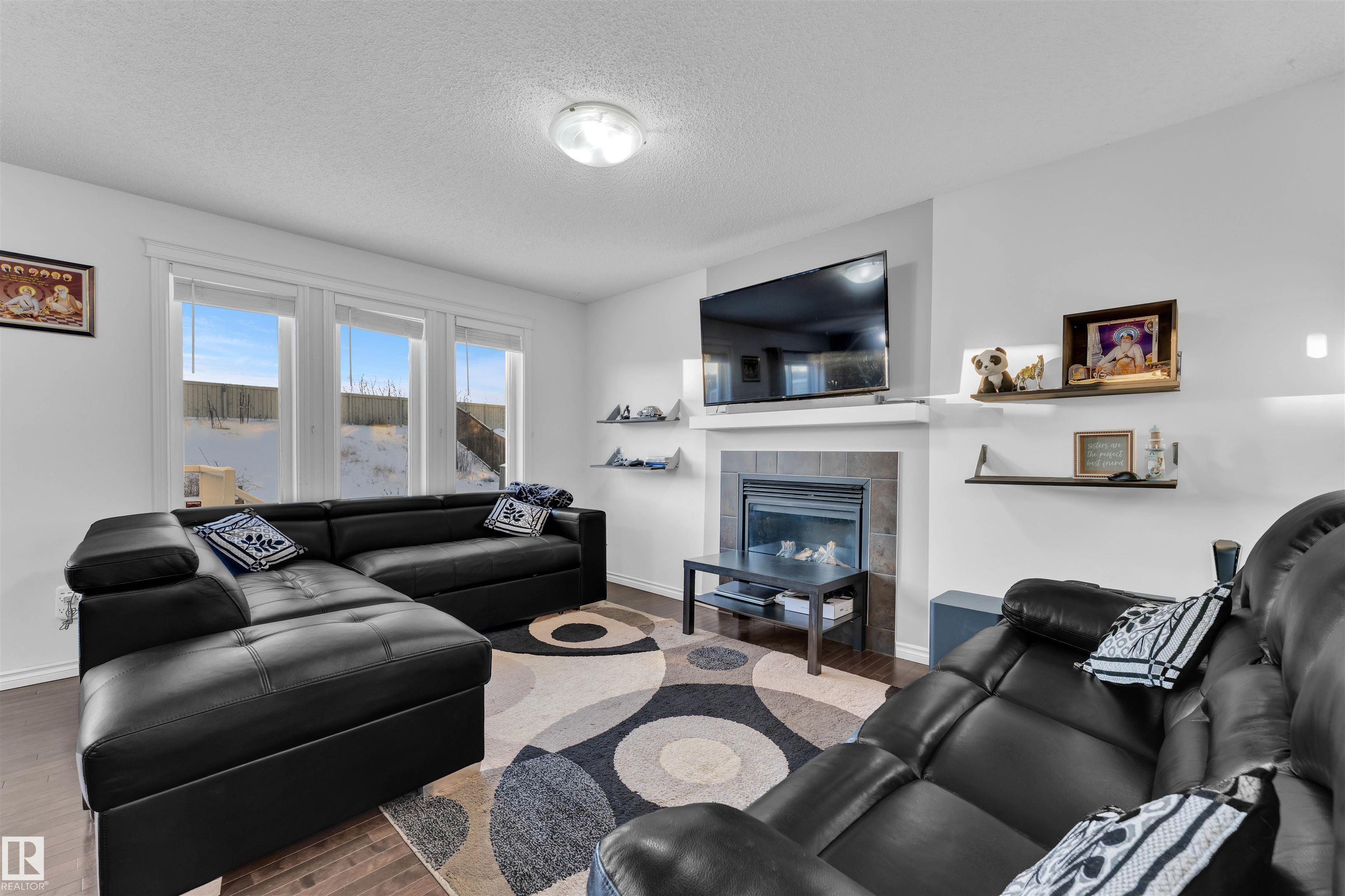 Photo 13 at 3722 9 Street NW, Maple Crest, Edmonton