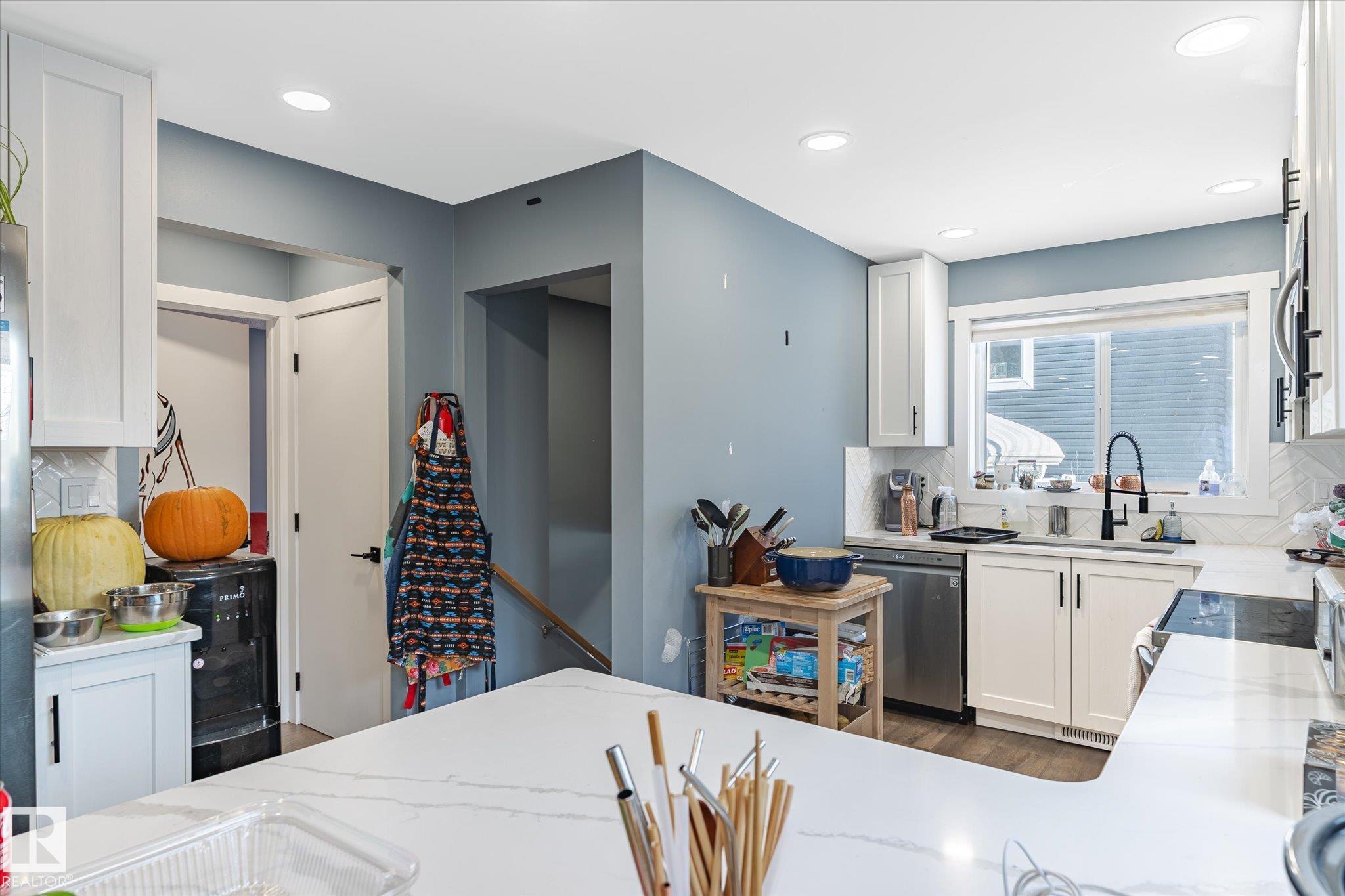 Photo 11 at 11907 70 Street NW, Montrose, Edmonton