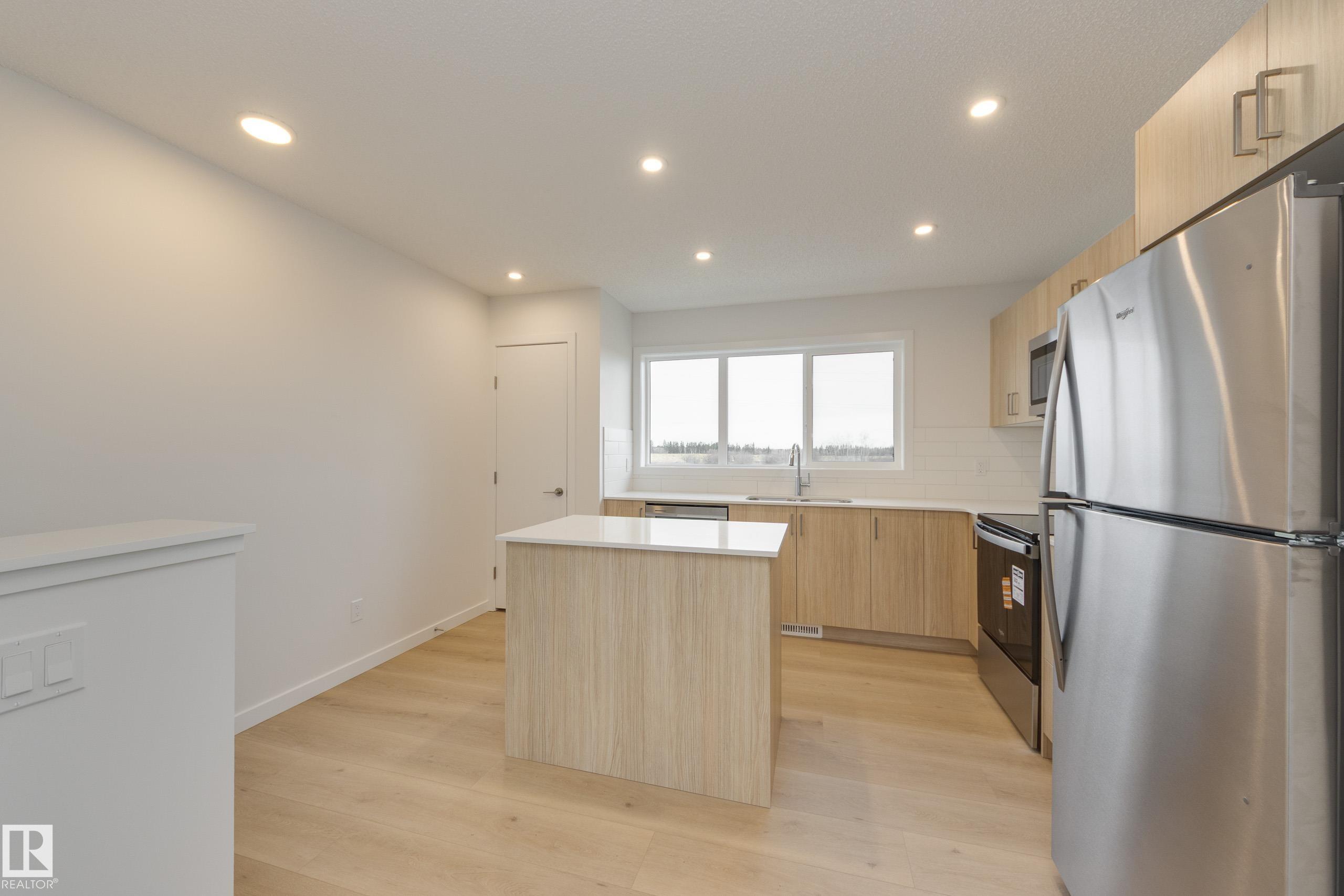 Photo 16 at 17237 4 Street NW, Marquis, Edmonton