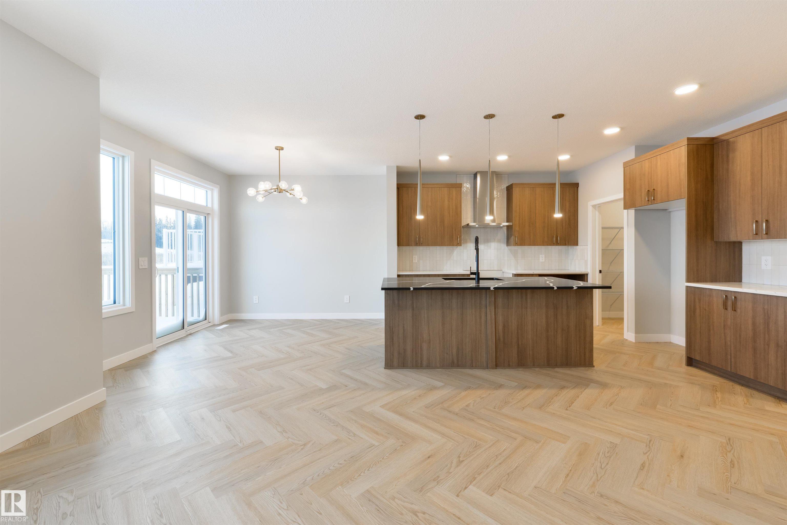 Photo 8 at 10 Cobblestone Gate, Copperhaven, Spruce Grove