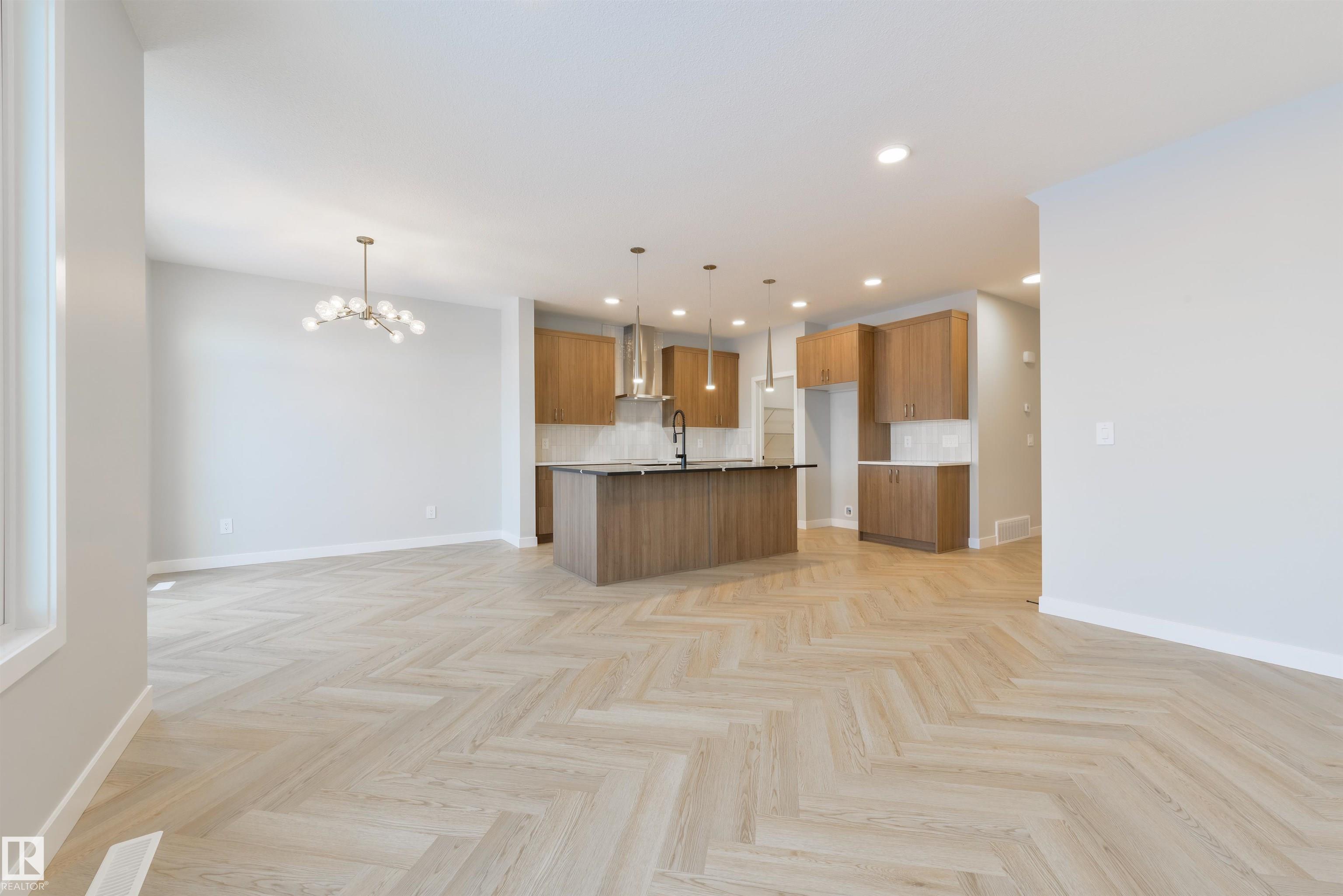 Photo 10 at 10 Cobblestone Gate, Copperhaven, Spruce Grove