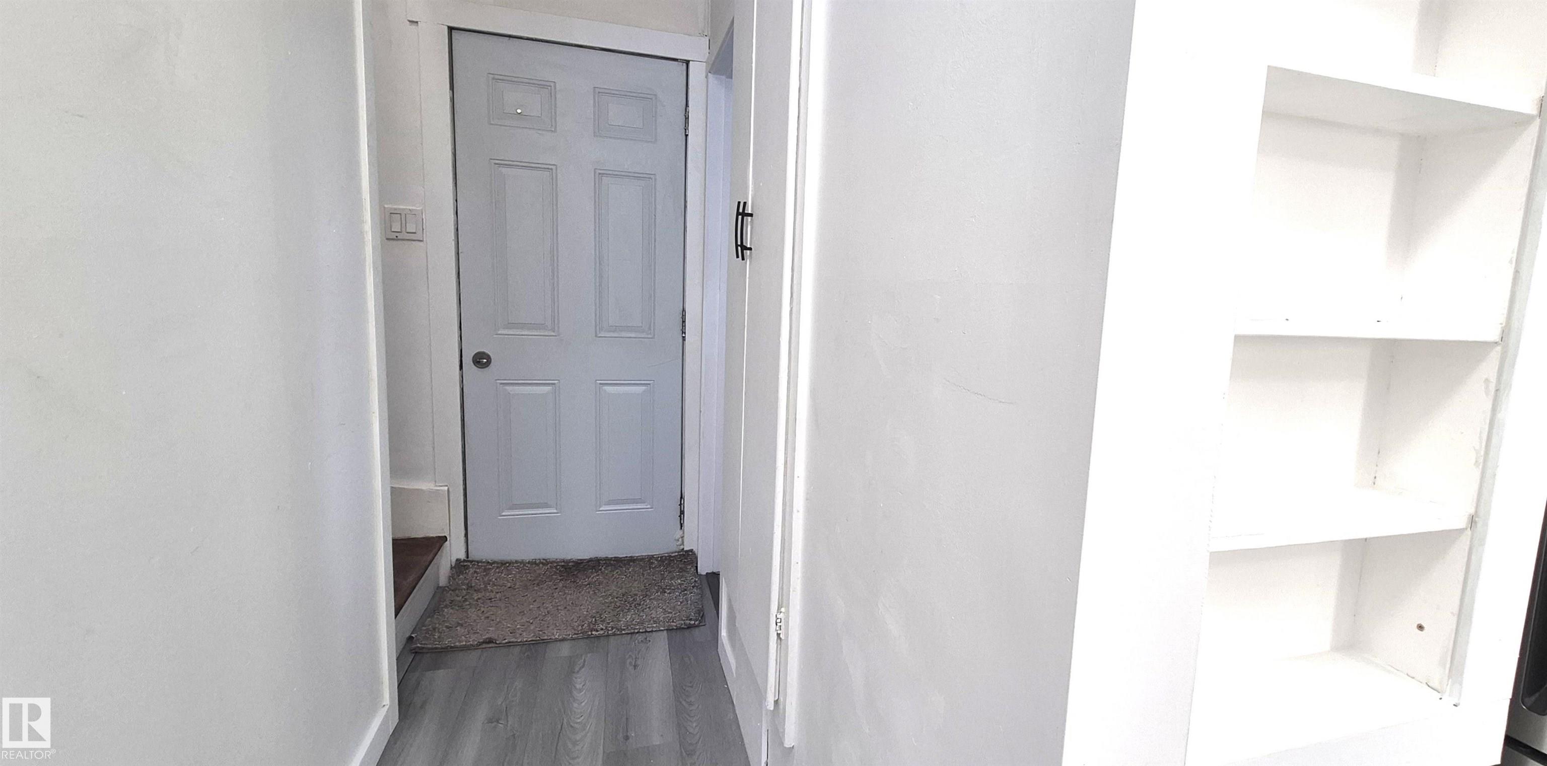 Photo 8 at 5907 121 Avenue NW, Montrose, Edmonton