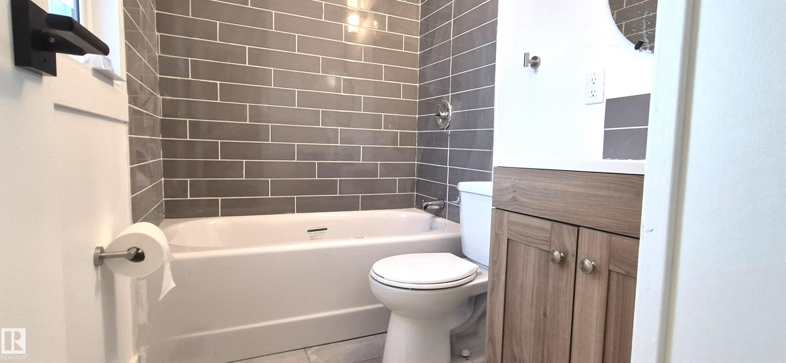 Photo 9 at 5907 121 Avenue NW, Montrose, Edmonton