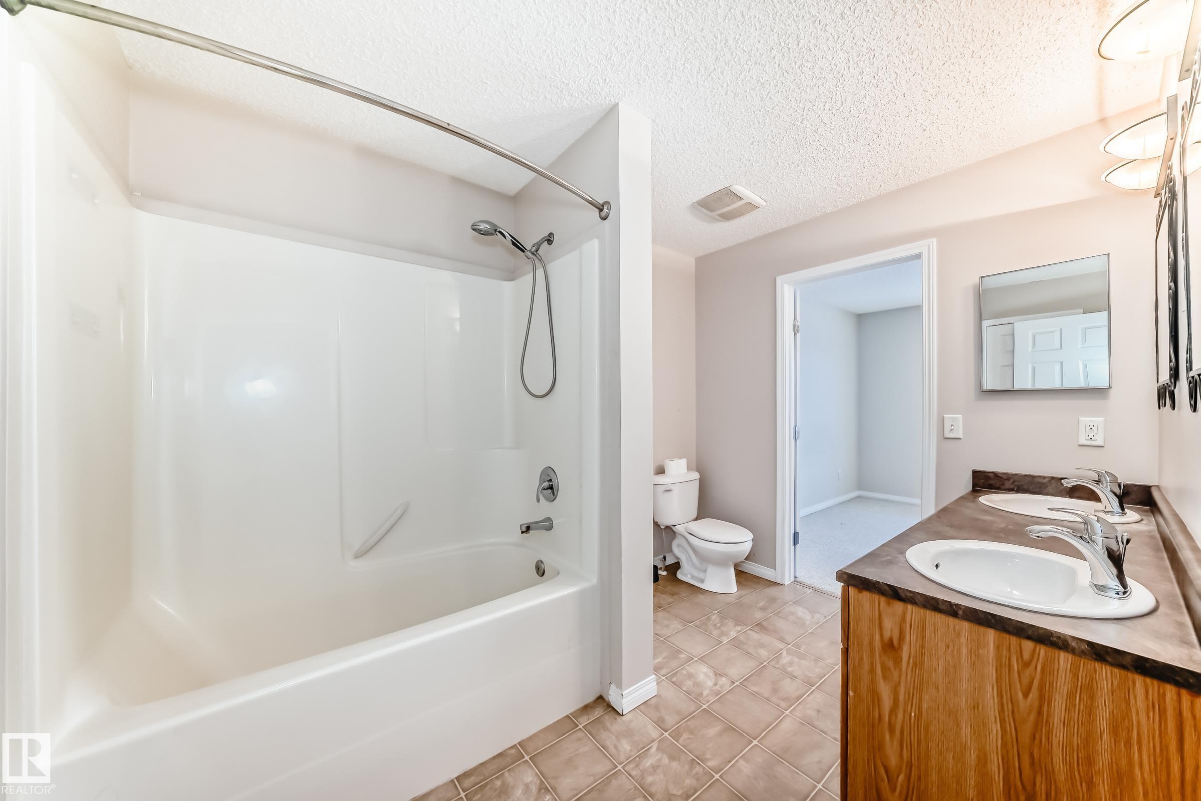 Photo 18 at 2805 25 Street NW, Silver Berry, Edmonton