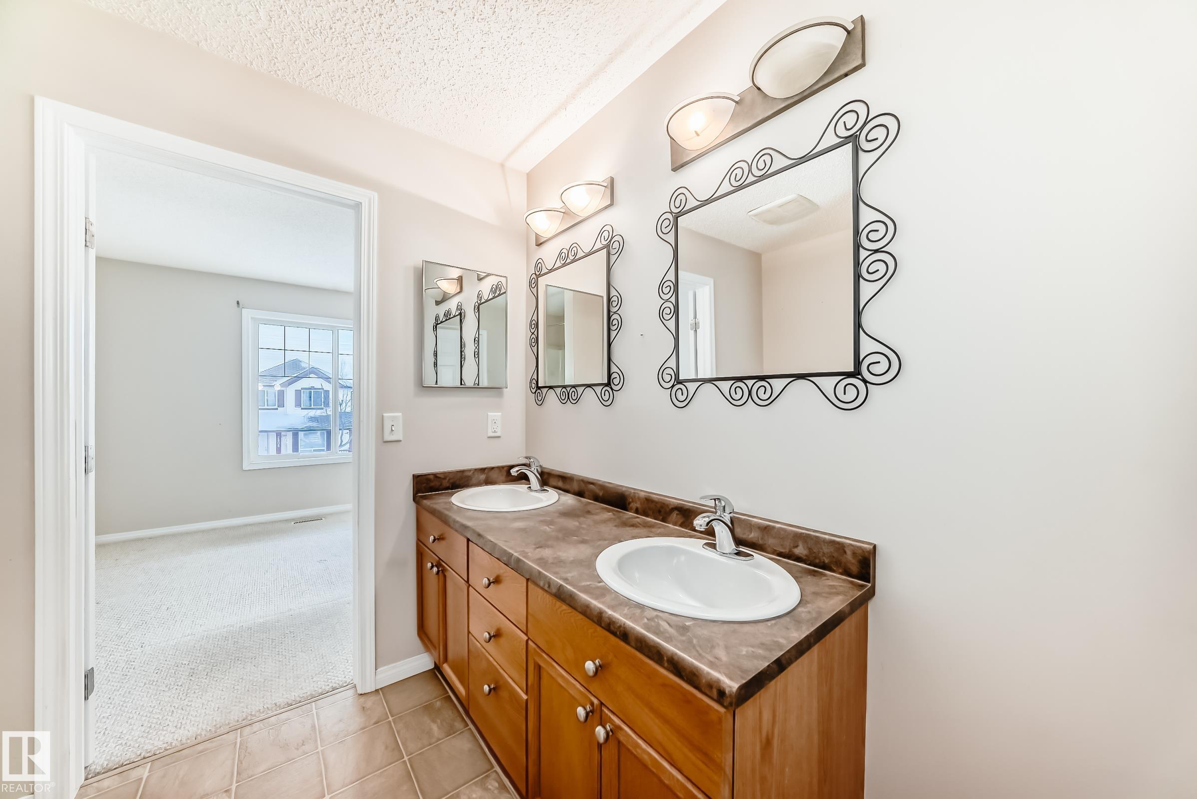 Photo 19 at 2805 25 Street NW, Silver Berry, Edmonton