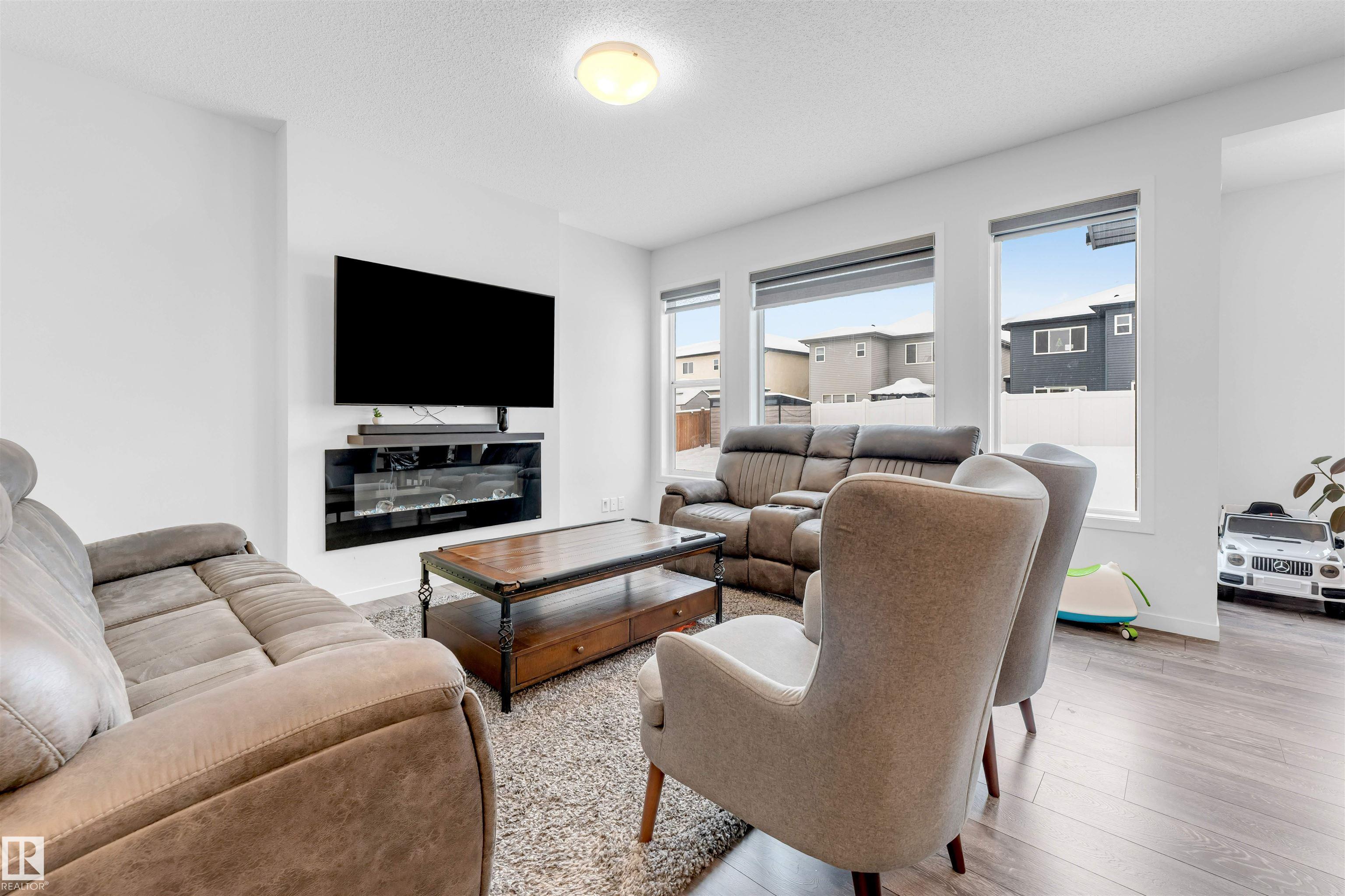 Photo 6 at 933 Mcconachie Boulevard NW, McConachie Area, Edmonton