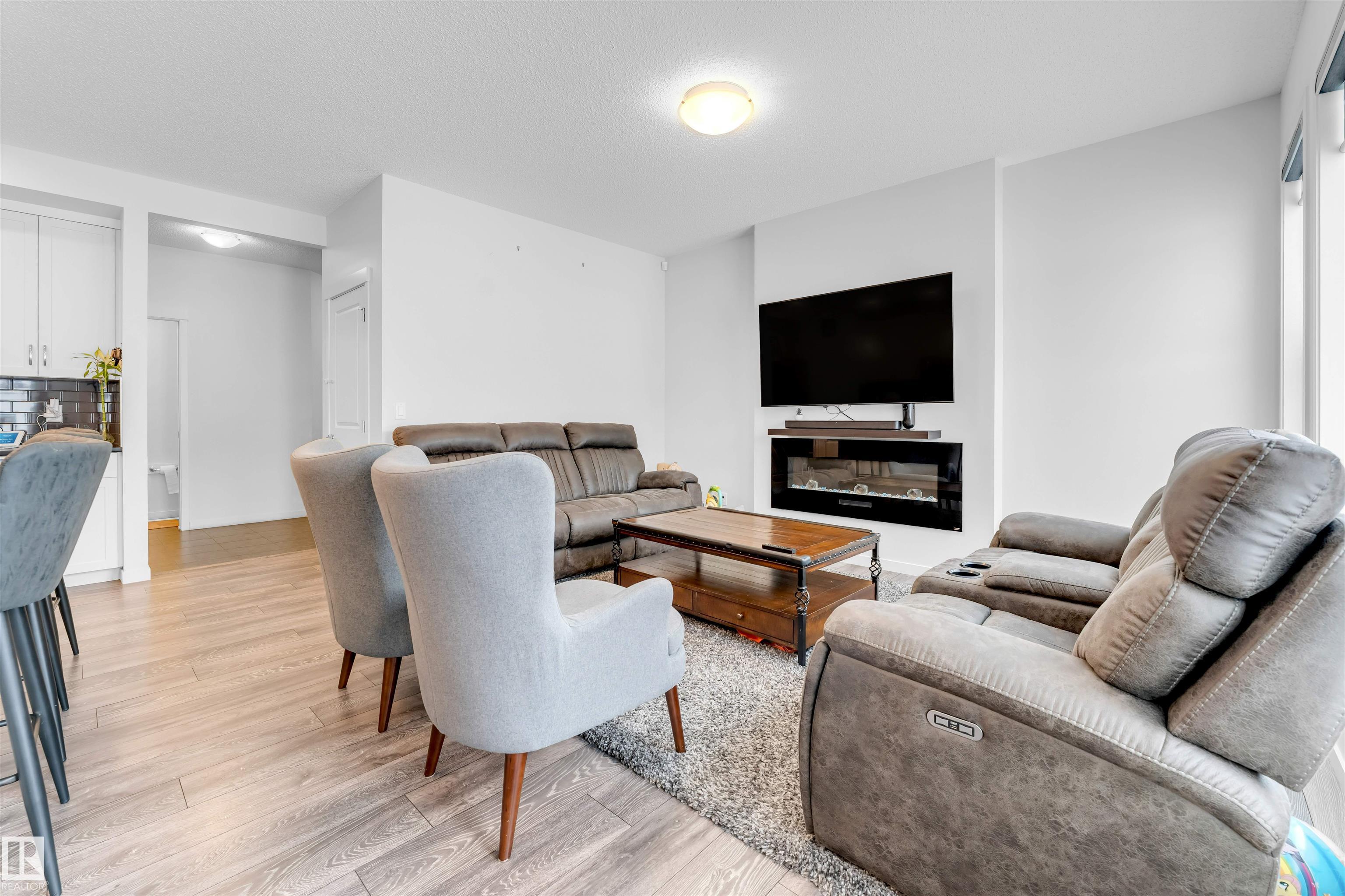 Photo 7 at 933 Mcconachie Boulevard NW, McConachie Area, Edmonton