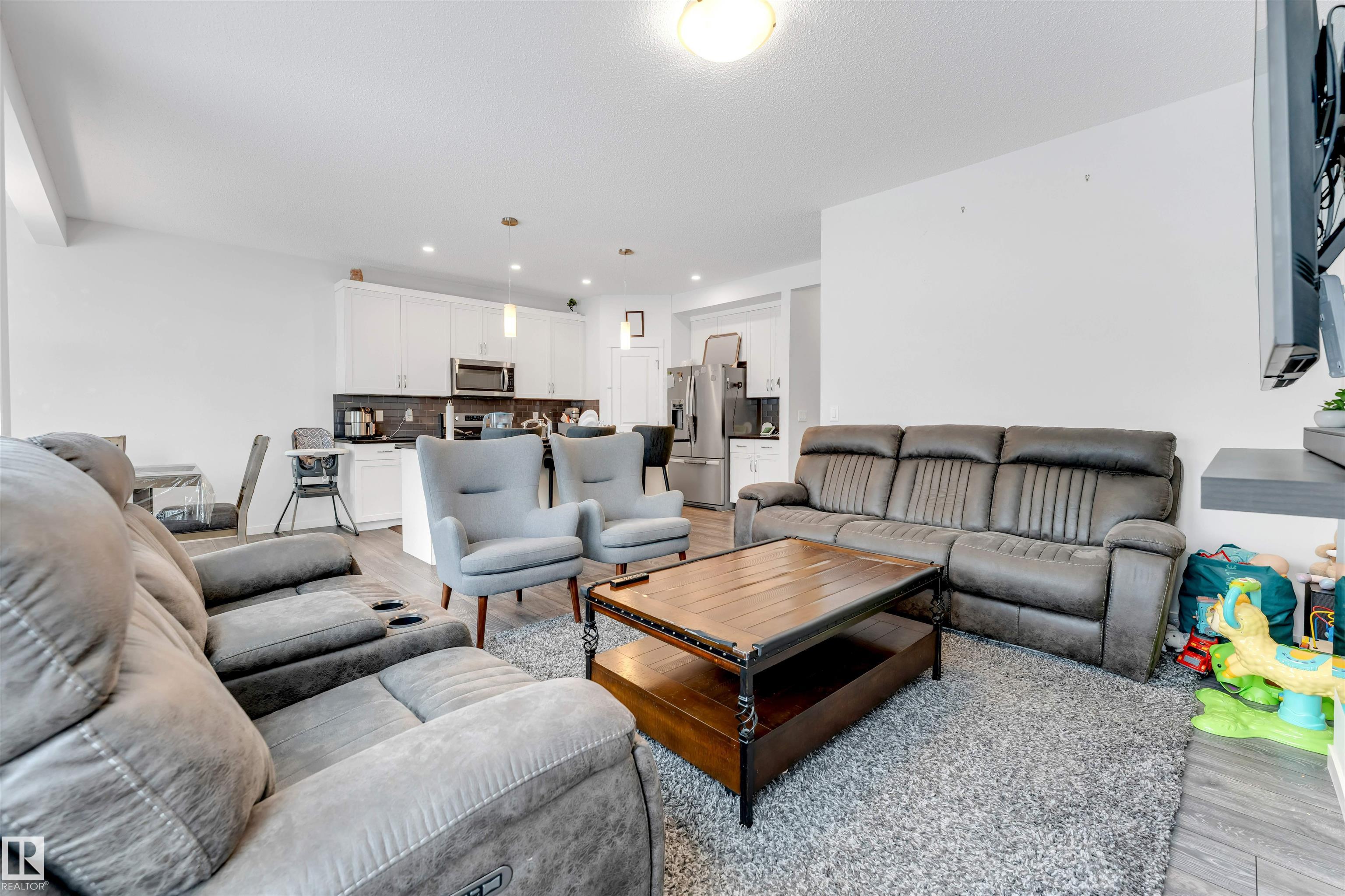 Photo 8 at 933 Mcconachie Boulevard NW, McConachie Area, Edmonton