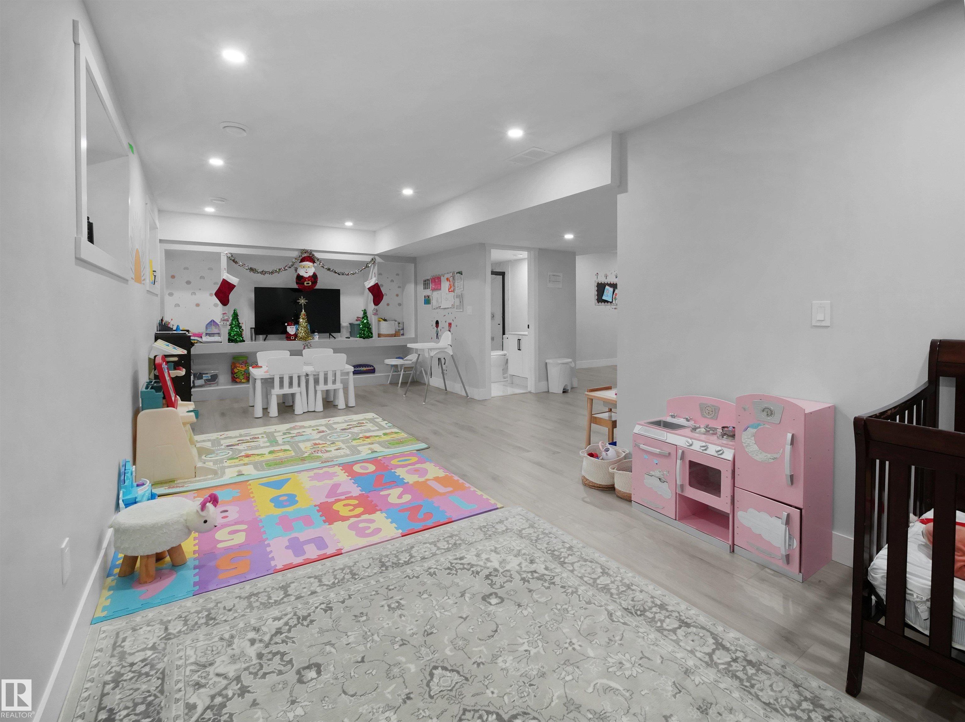 Photo 61 at 949 Stillwater Boulevard NW, Stillwater, Edmonton