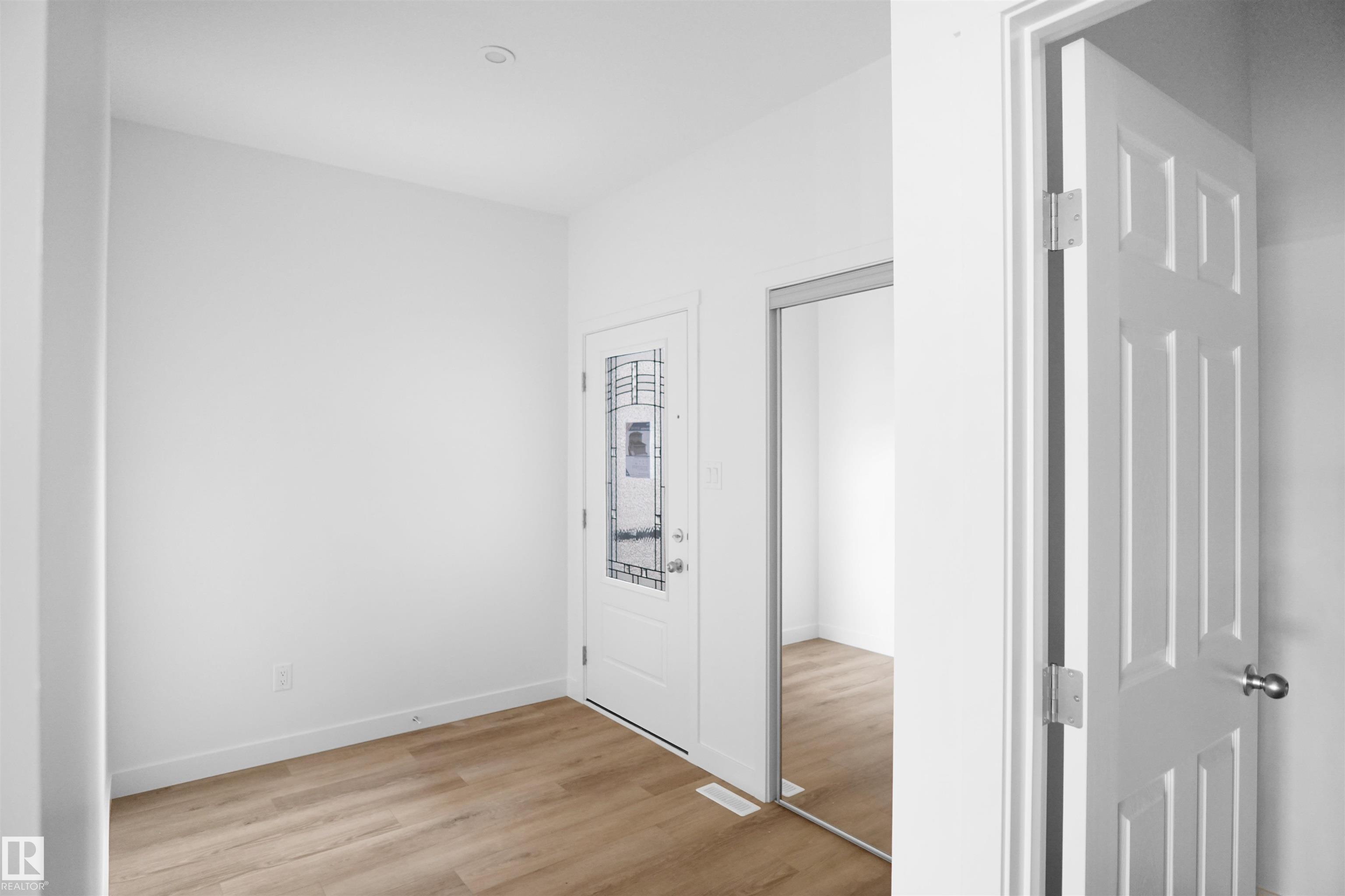 2544 211 Street NW, The Uplands, Edmonton