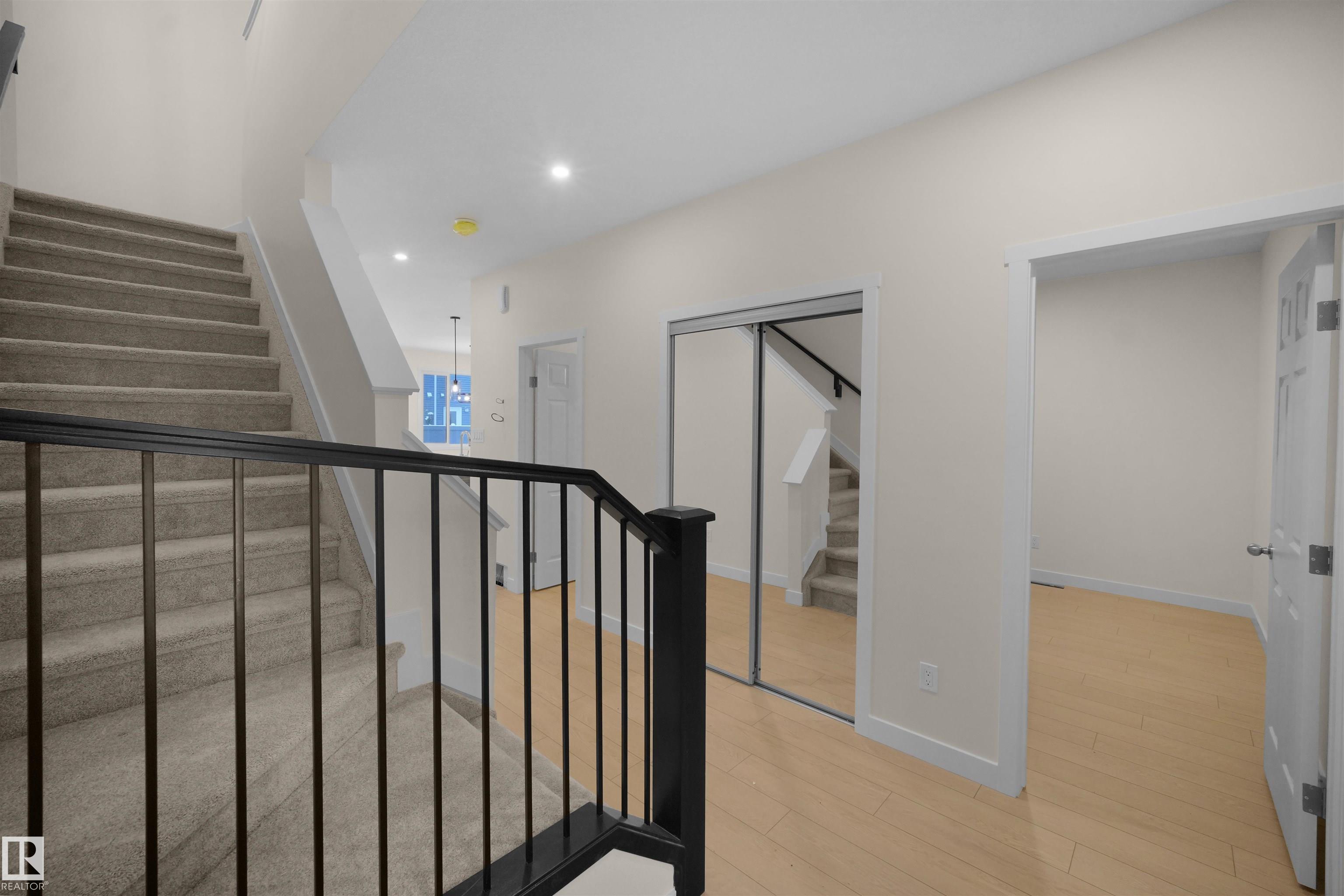 2540 211 Street NW, The Uplands, Edmonton