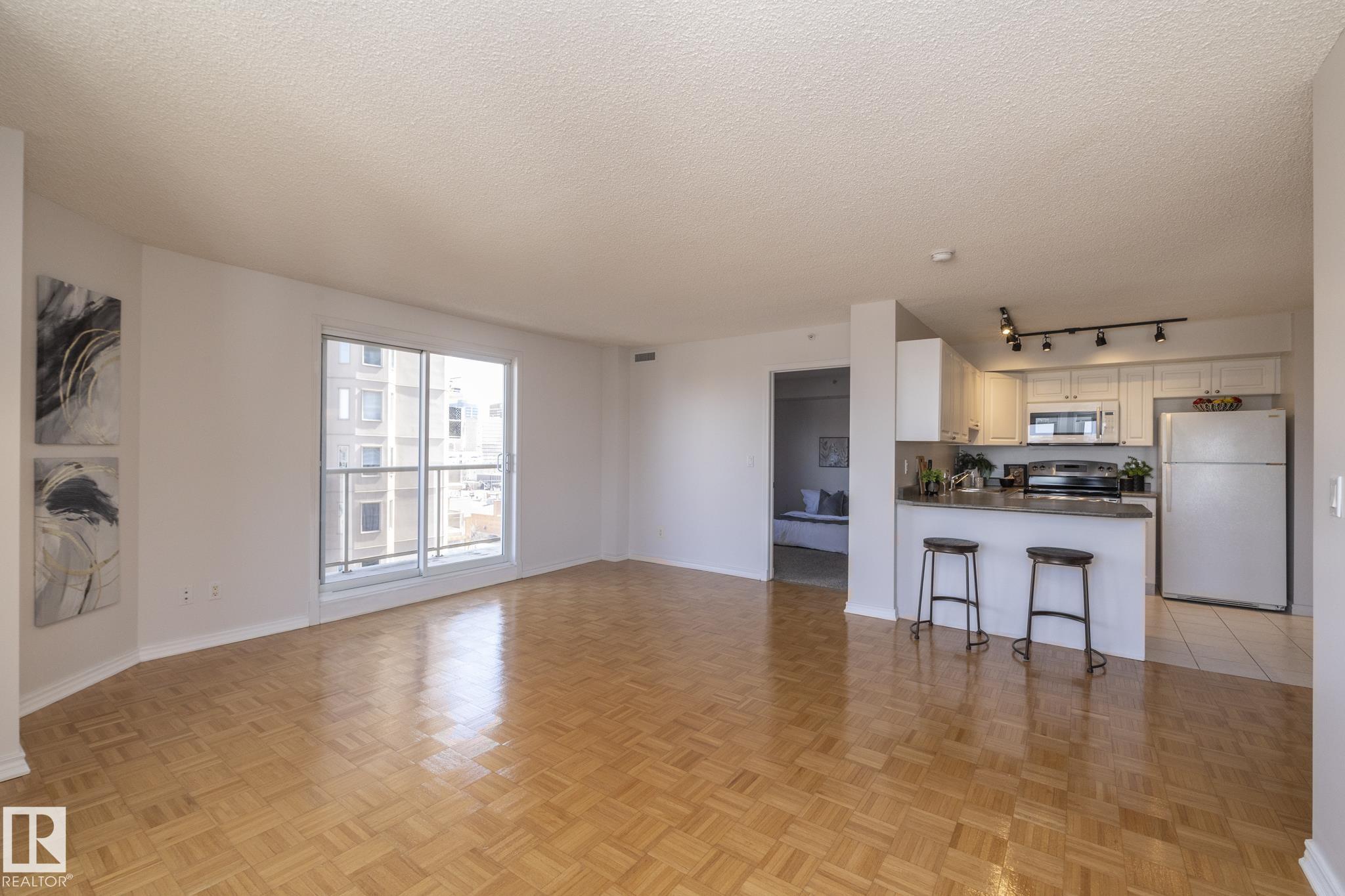 Photo 8 at 801 - 10909 103 Avenue NW, Downtown, Edmonton