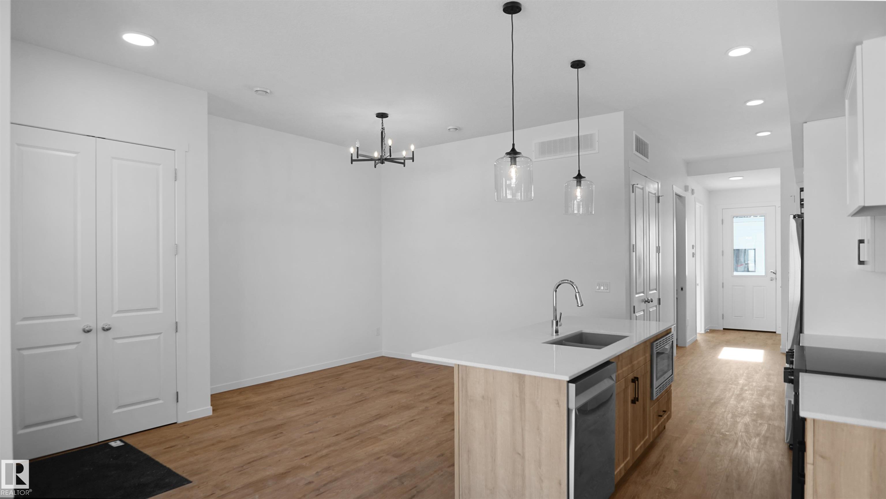 20605 42 Avenue NW, Edgemont, Edmonton