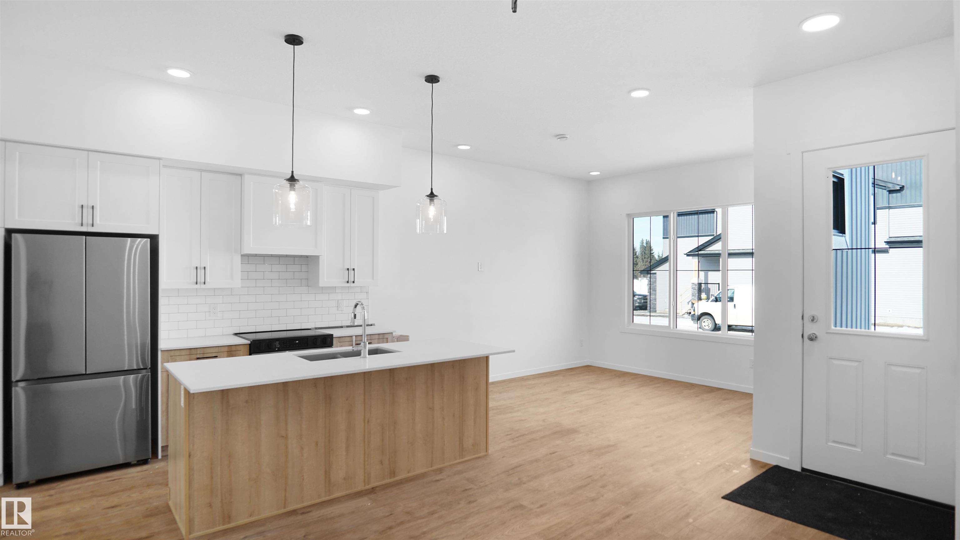 20605 42 Avenue NW, Edgemont, Edmonton