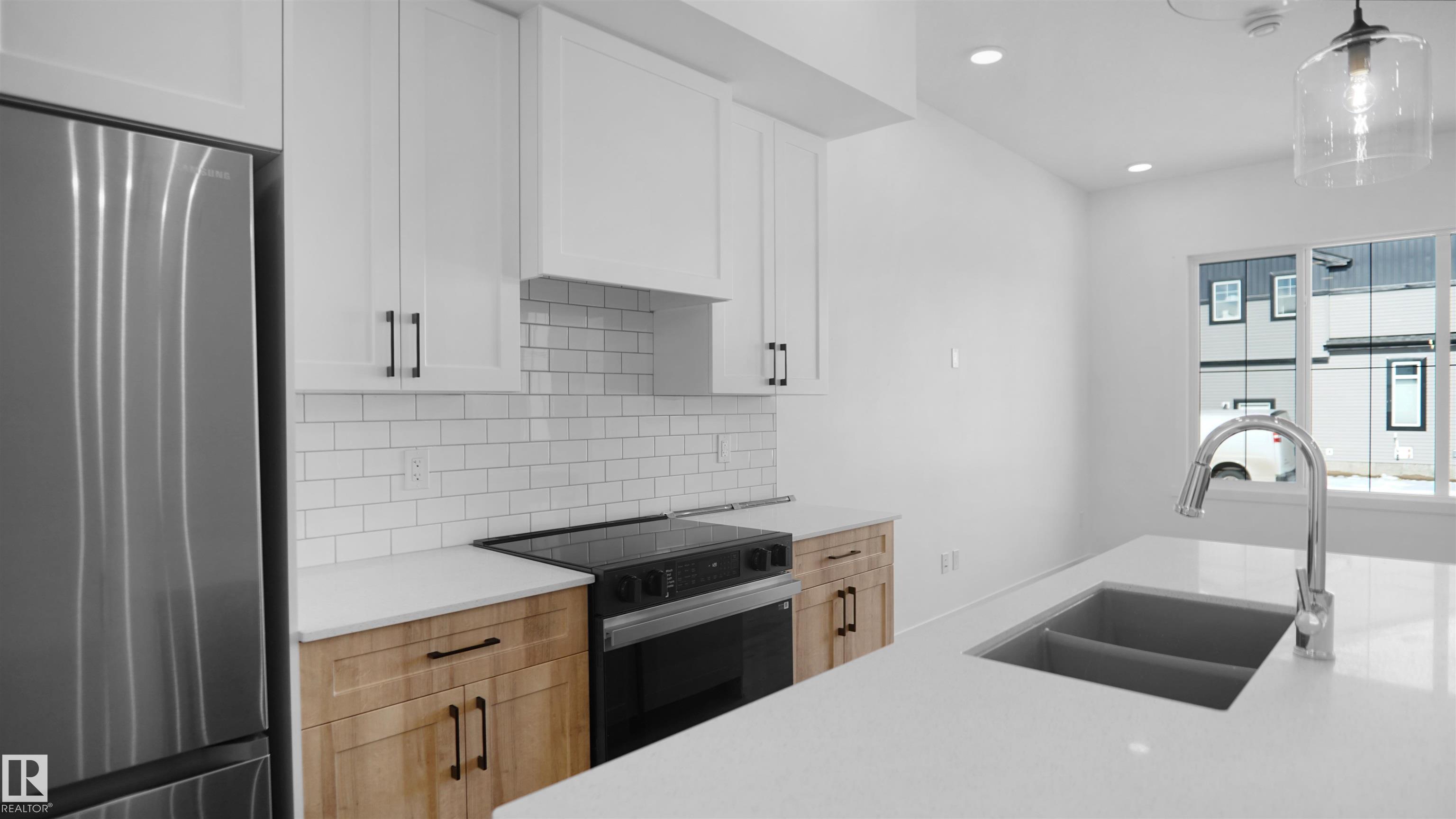 Photo 8 at 20605 42 Avenue NW, Edgemont, Edmonton