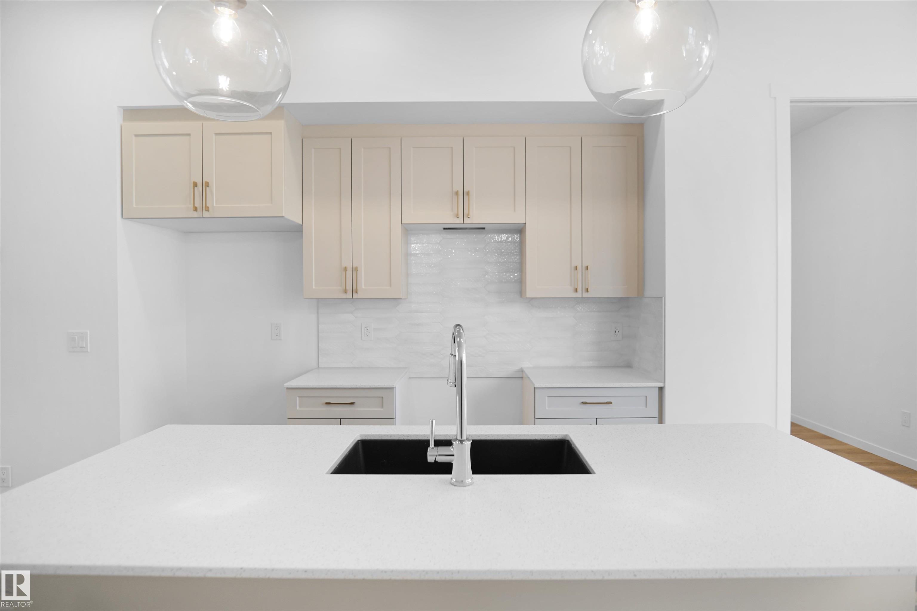 Photo 10 at 20609 42 Avenue NW, Edgemont, Edmonton