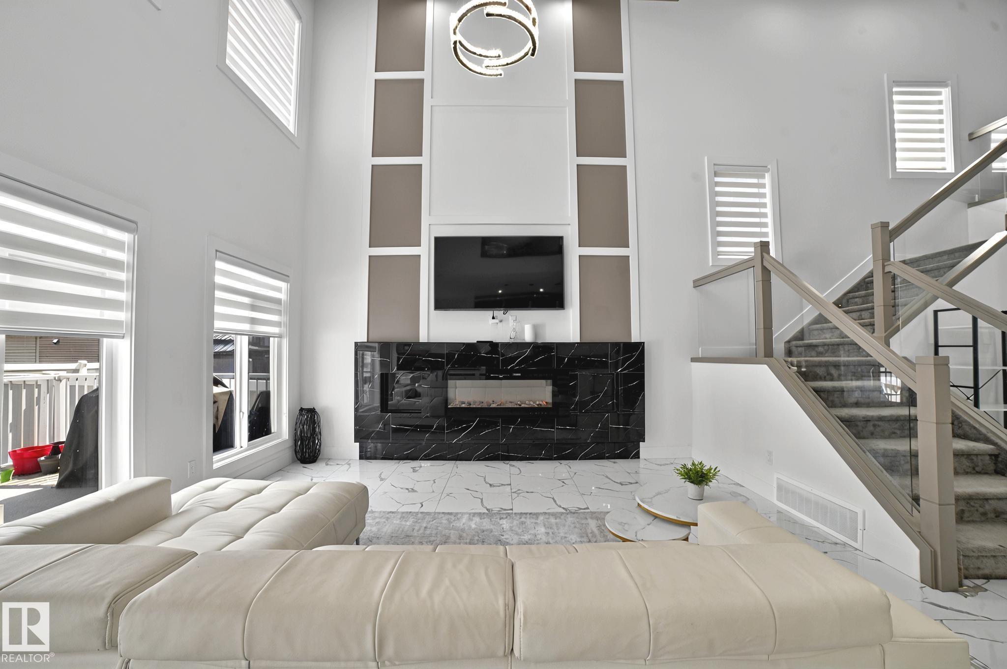 Photo 7 at 15023 15 Street NW, Fraser, Edmonton