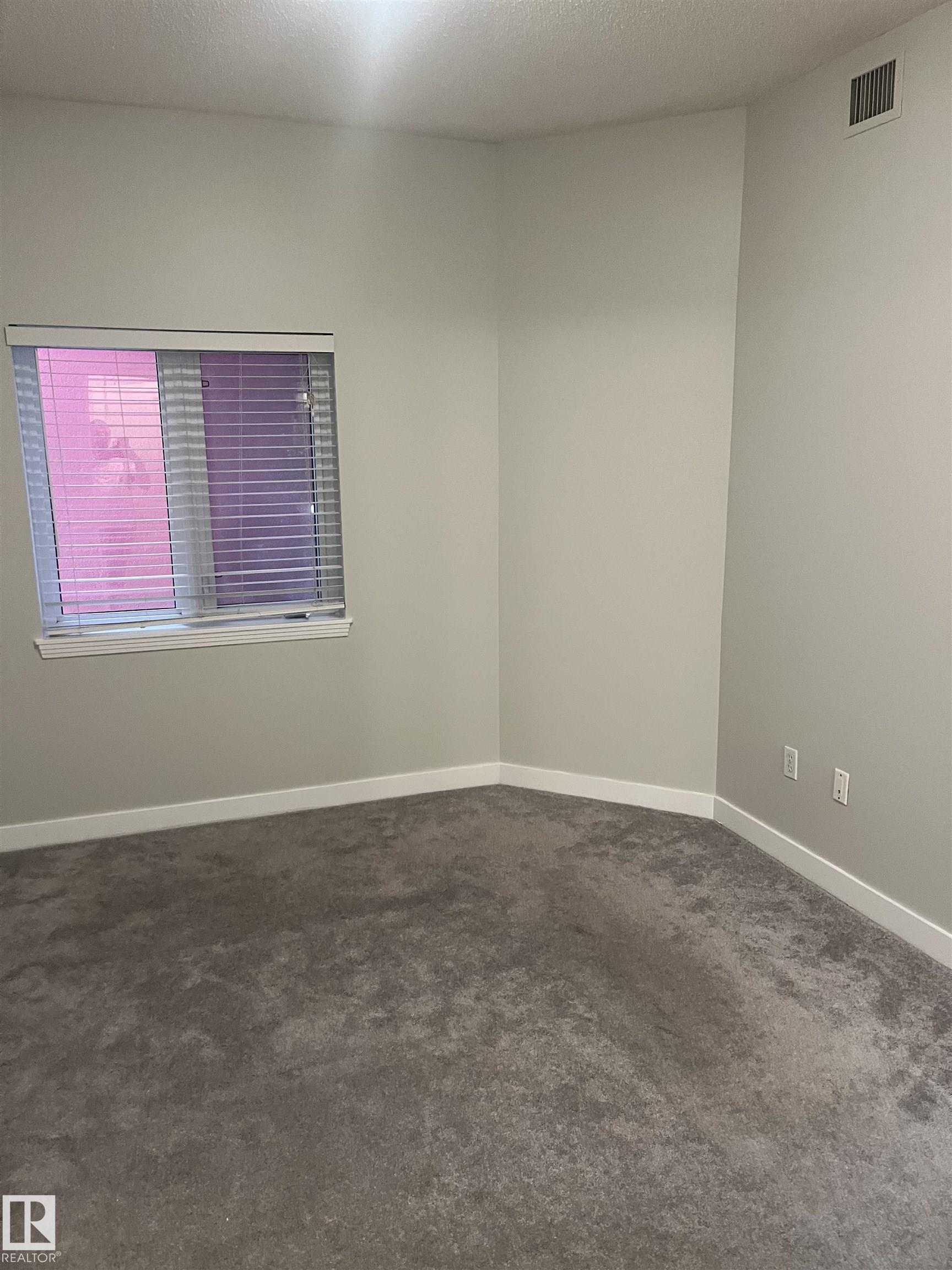 Photo 12 at 110 - 10333 112 Street NW, Wîhkwêntôwin, Edmonton