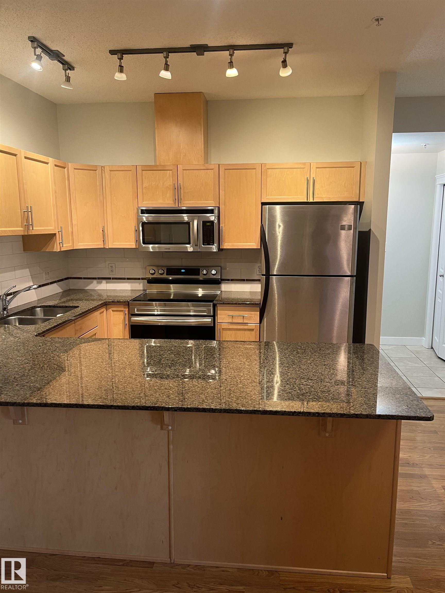 110 - 10333 112 Street NW, Wîhkwêntôwin, Edmonton