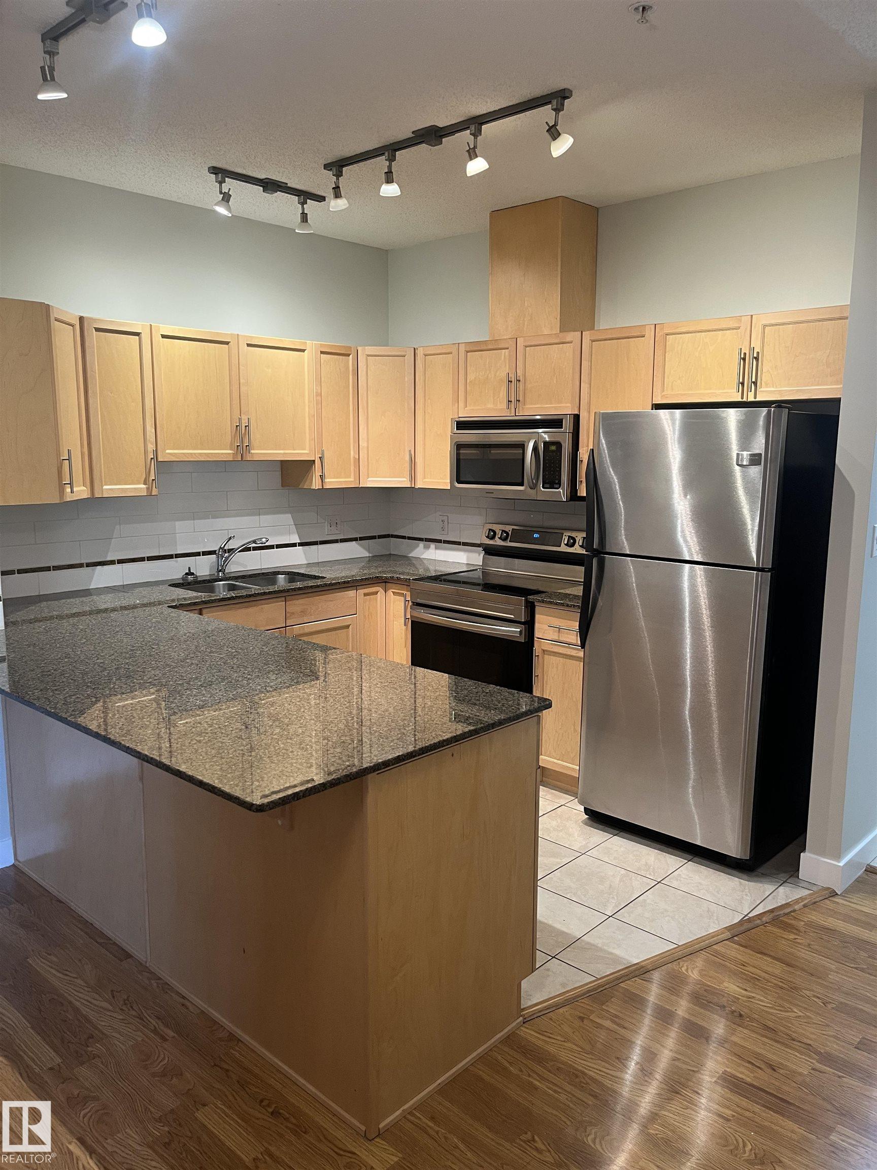 110 - 10333 112 Street NW, Wîhkwêntôwin, Edmonton