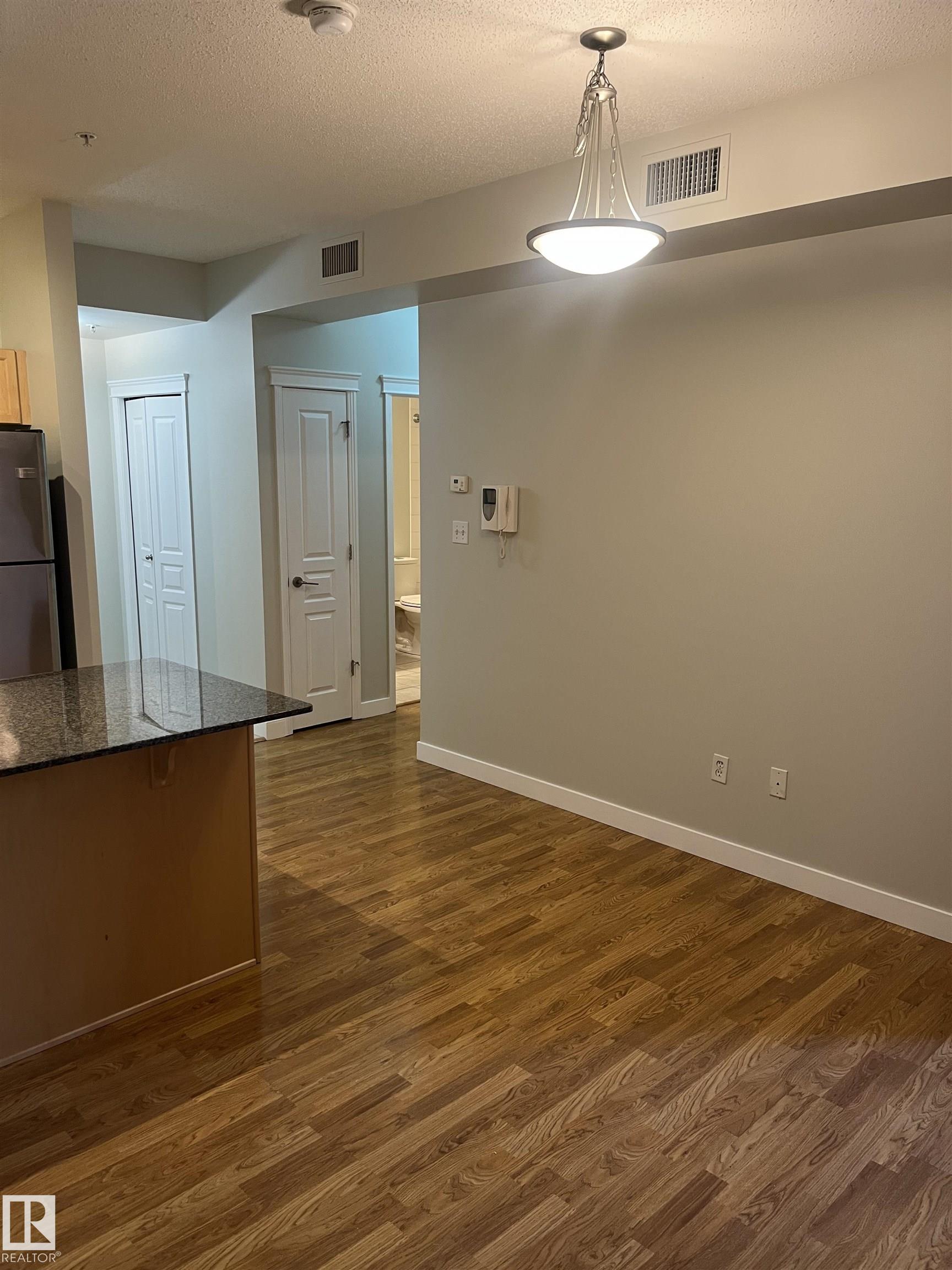 Photo 6 at 110 - 10333 112 Street NW, Wîhkwêntôwin, Edmonton