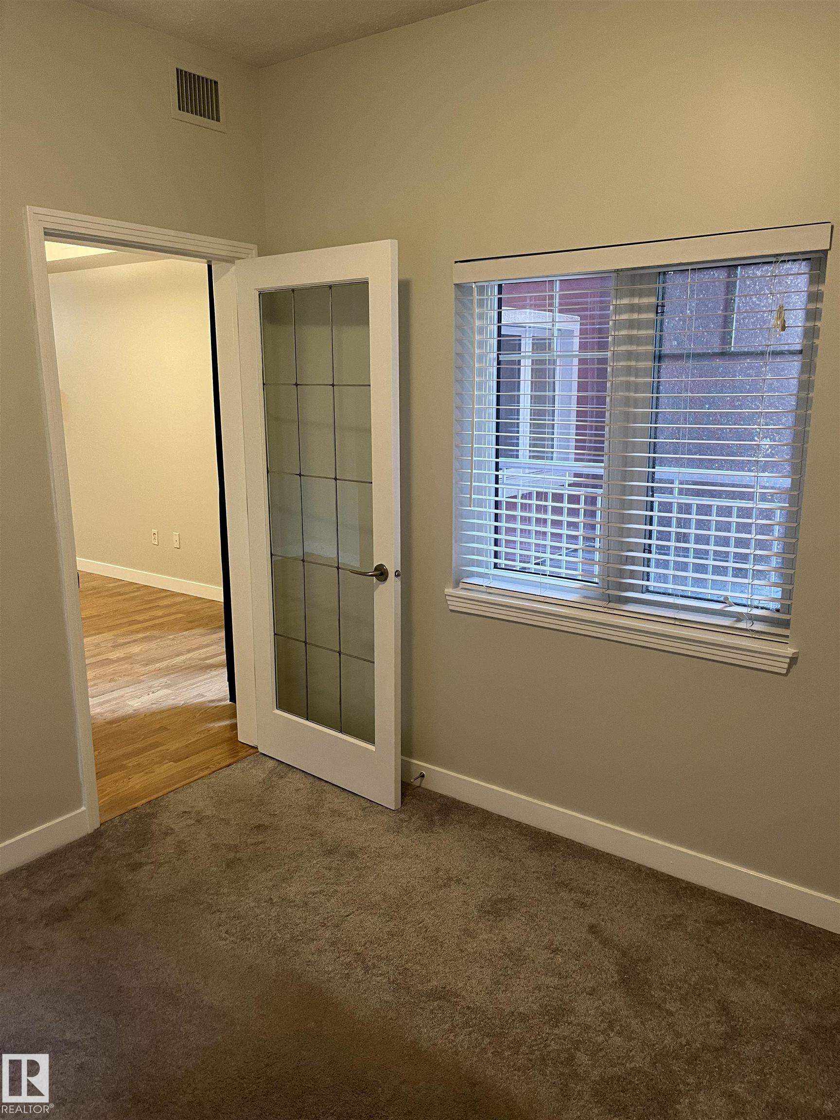 Photo 8 at 110 - 10333 112 Street NW, Wîhkwêntôwin, Edmonton