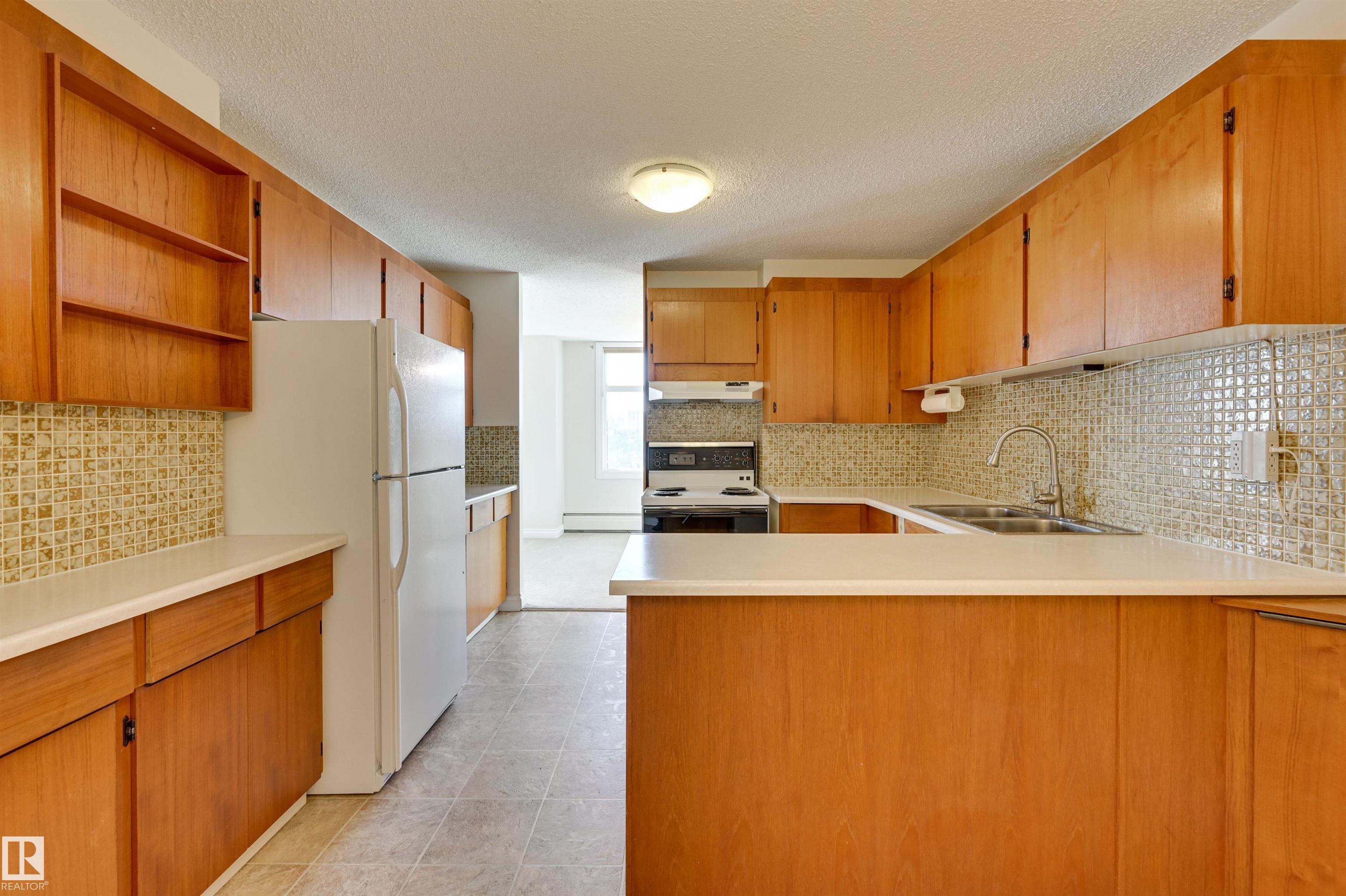 Photo 17 at 502 - 11710 100 Avenue NW, Wîhkwêntôwin, Edmonton