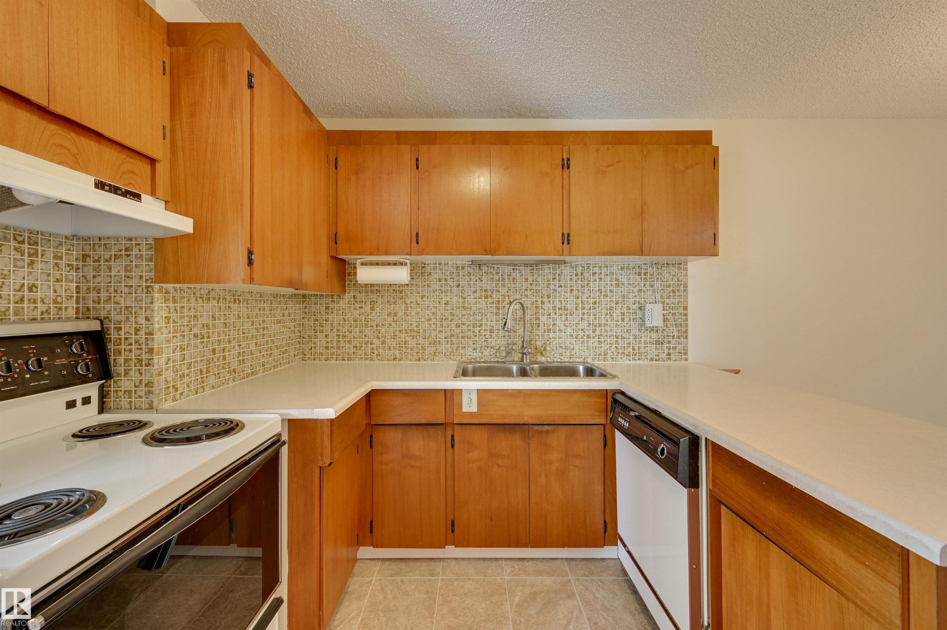 Photo 21 at 502 - 11710 100 Avenue NW, Wîhkwêntôwin, Edmonton