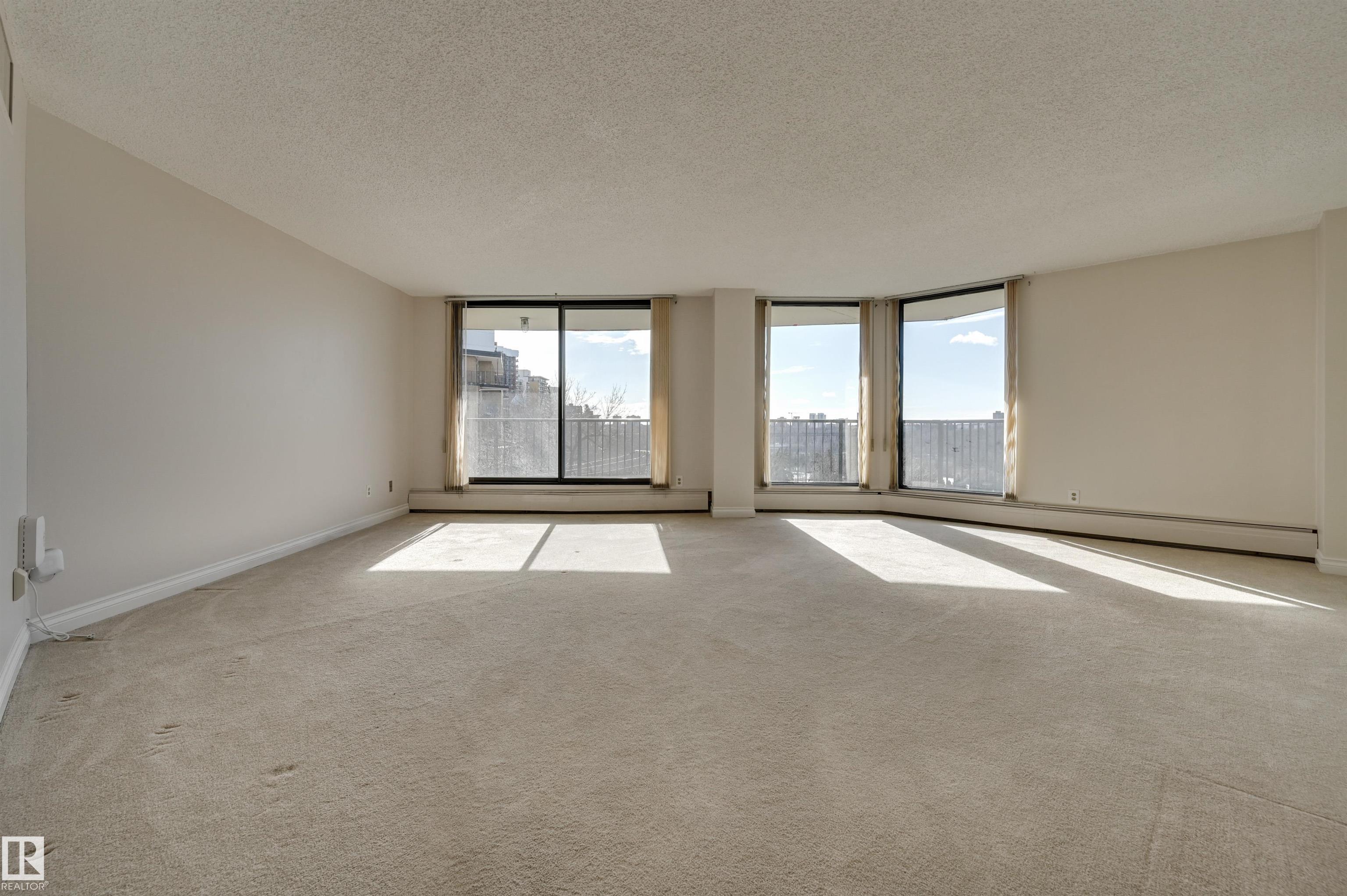 502 - 11710 100 Avenue NW, Wîhkwêntôwin, Edmonton