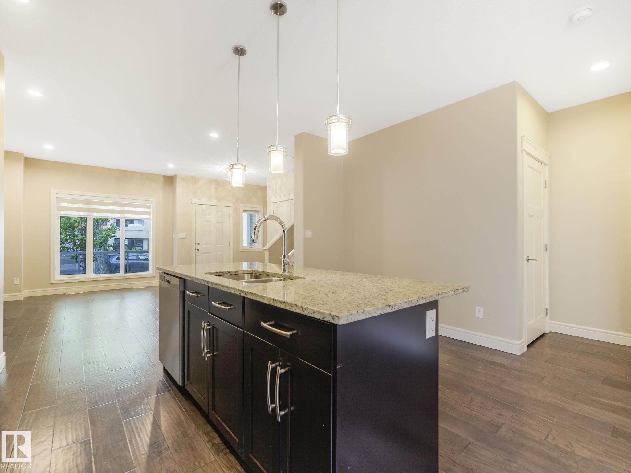 Photo 26 at 2 - 10319 120 Street NW, Wîhkwêntôwin, Edmonton