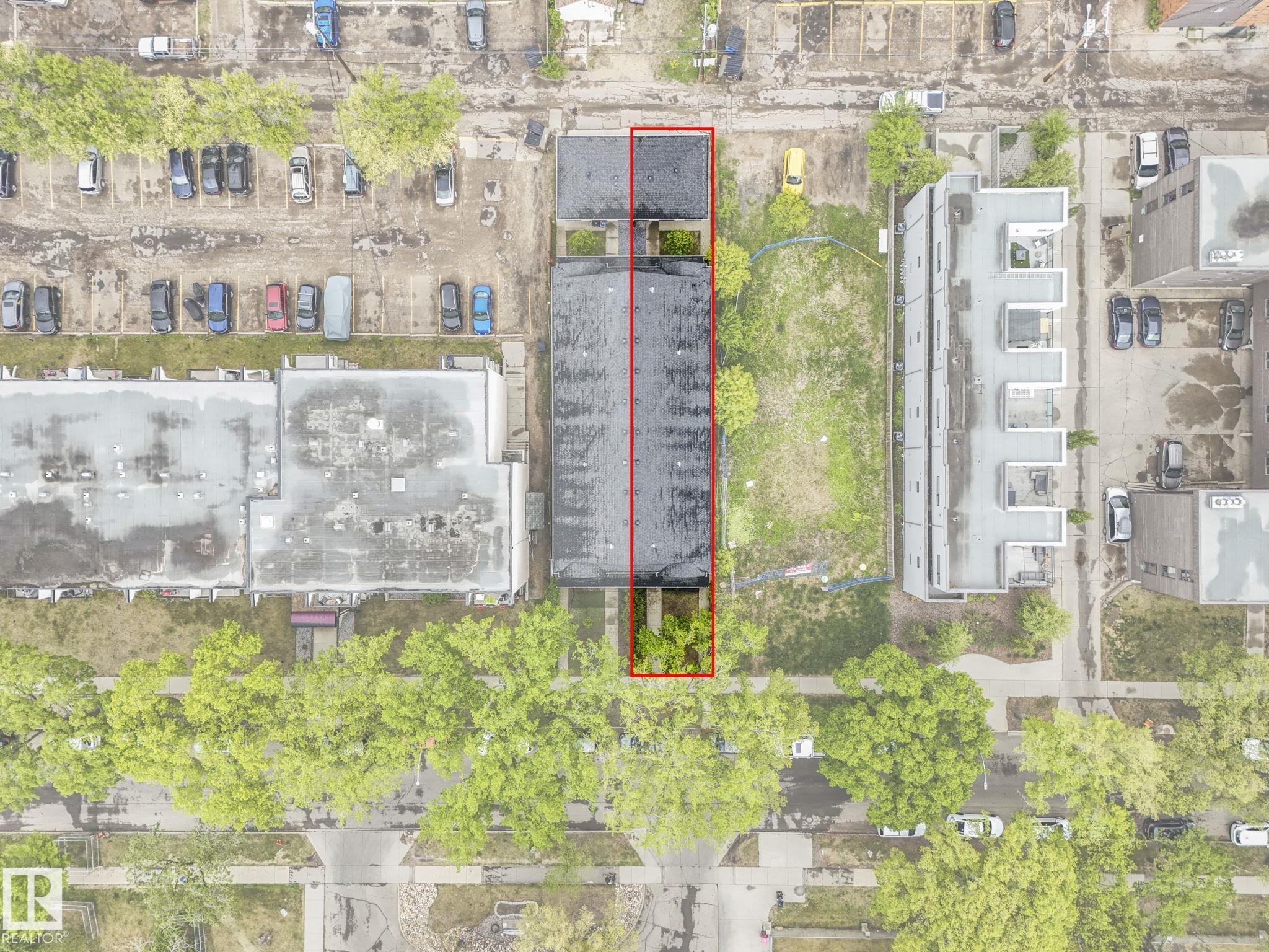 Photo 9 at 2 - 10319 120 Street NW, Wîhkwêntôwin, Edmonton