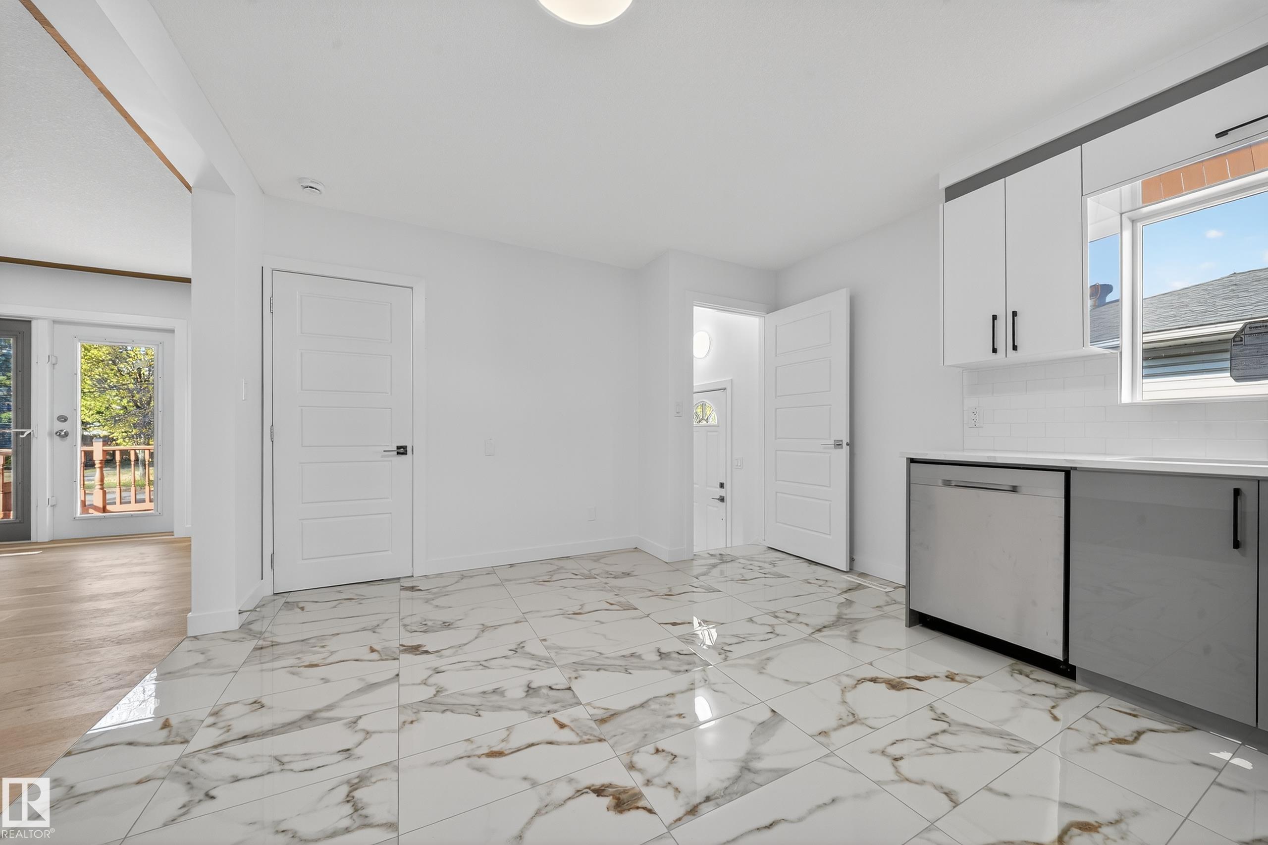 Photo 9 at 12919 113a Street NW, Lauderdale, Edmonton