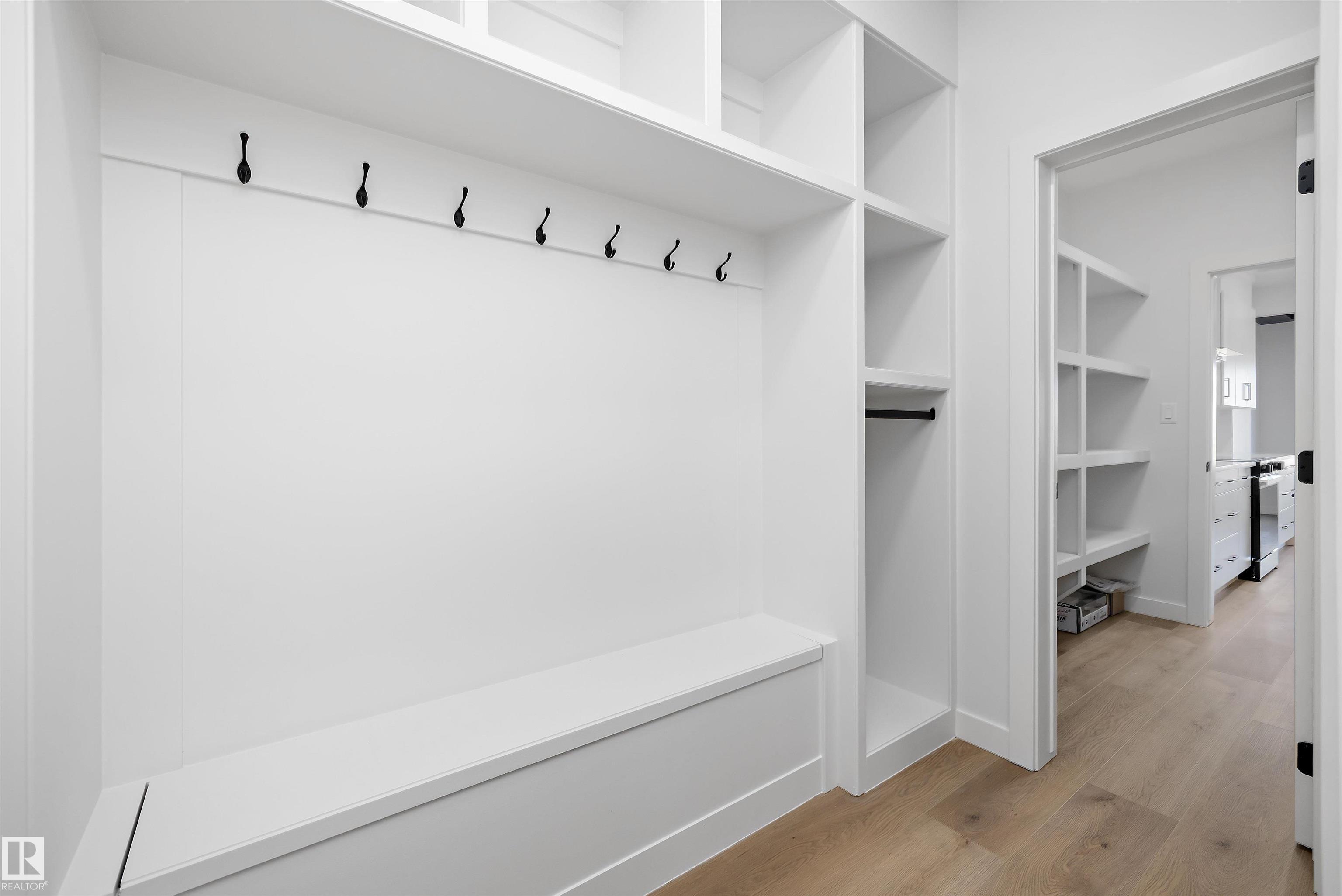 28 Chartres, Chérot, St. Albert