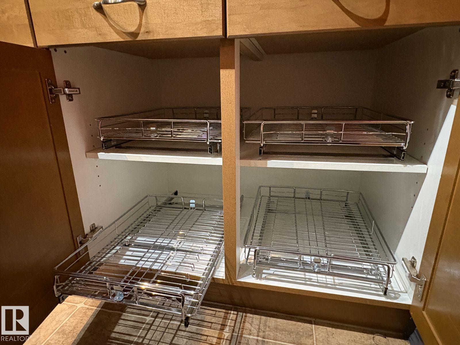 Photo 12 at 231 - 1180 Hyndman Road NW, Canon Ridge, Edmonton