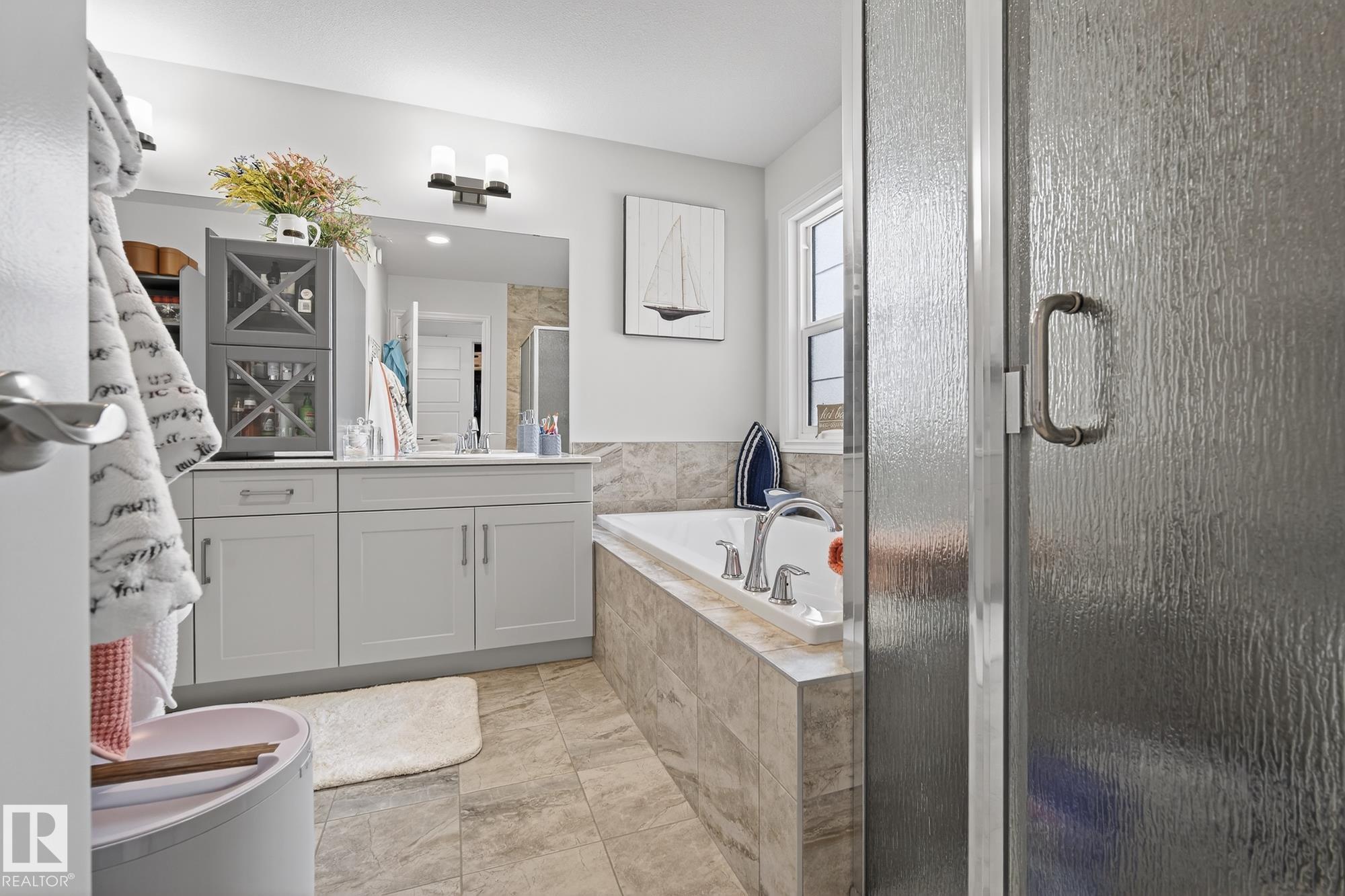 Photo 24 at 20023 26 Avenue NW, The Uplands, Edmonton