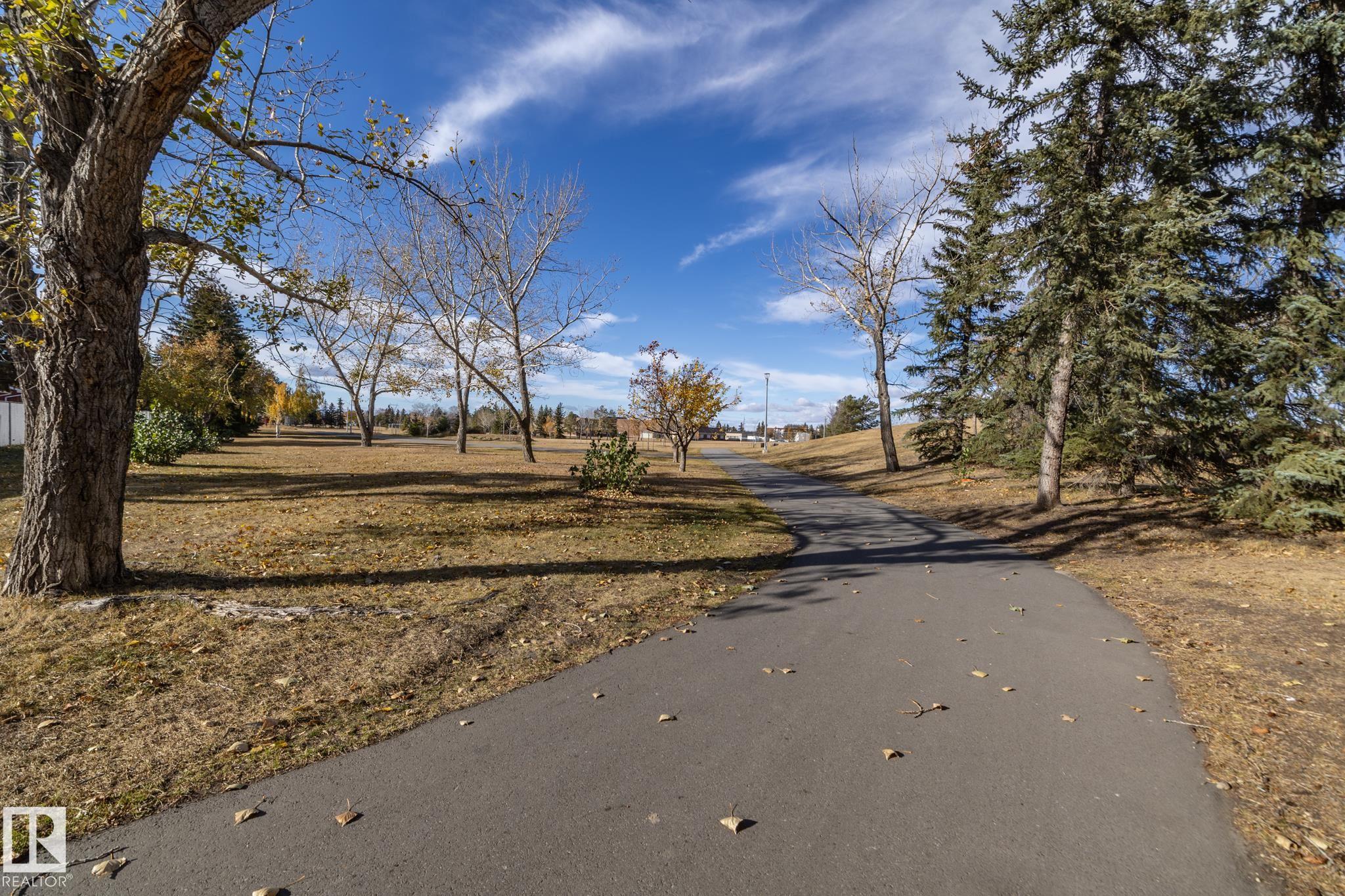 Photo 8 at 10656 Beaumaris Road NW, Lorelei, Edmonton