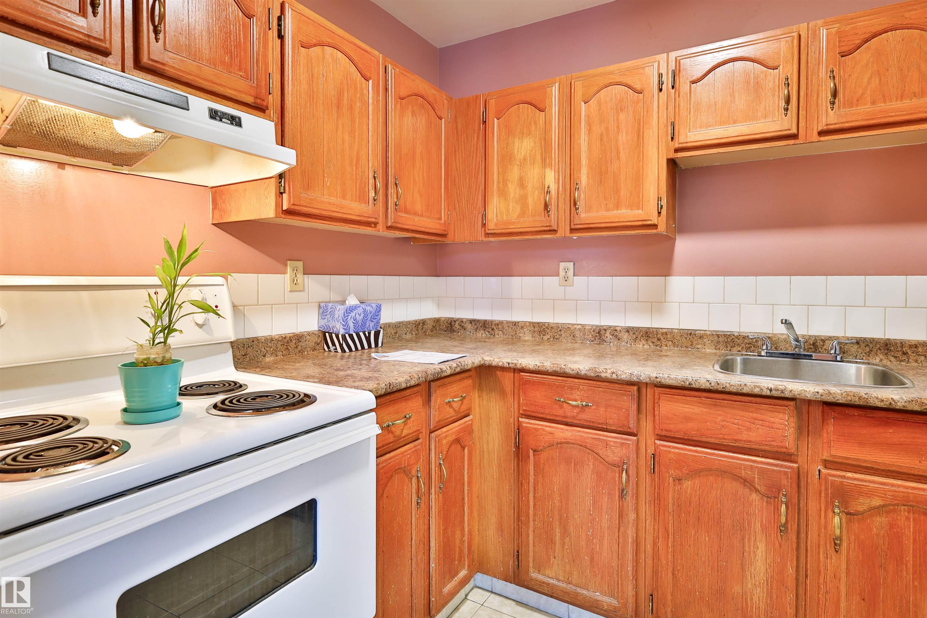 Photo 11 at 505 - 10175 109 Street NW, Downtown, Edmonton