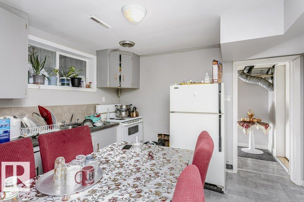 Photo 32 at 9324 120 Avenue NW, Alberta Avenue, Edmonton