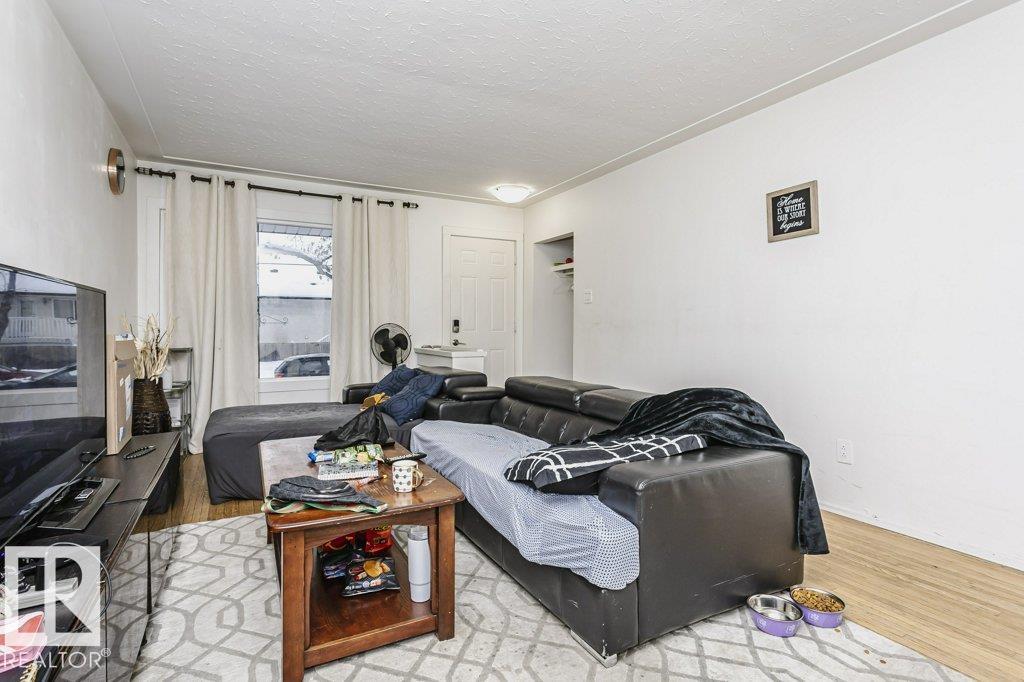 Photo 6 at 9324 120 Avenue NW, Alberta Avenue, Edmonton