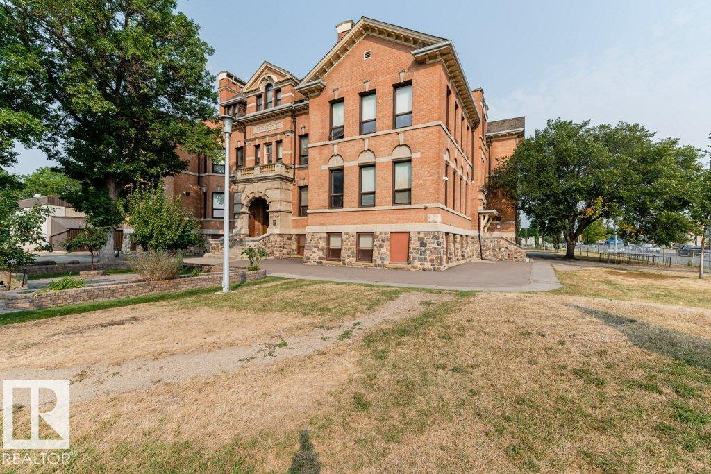 Photo 54 at 9324 120 Avenue NW, Alberta Avenue, Edmonton