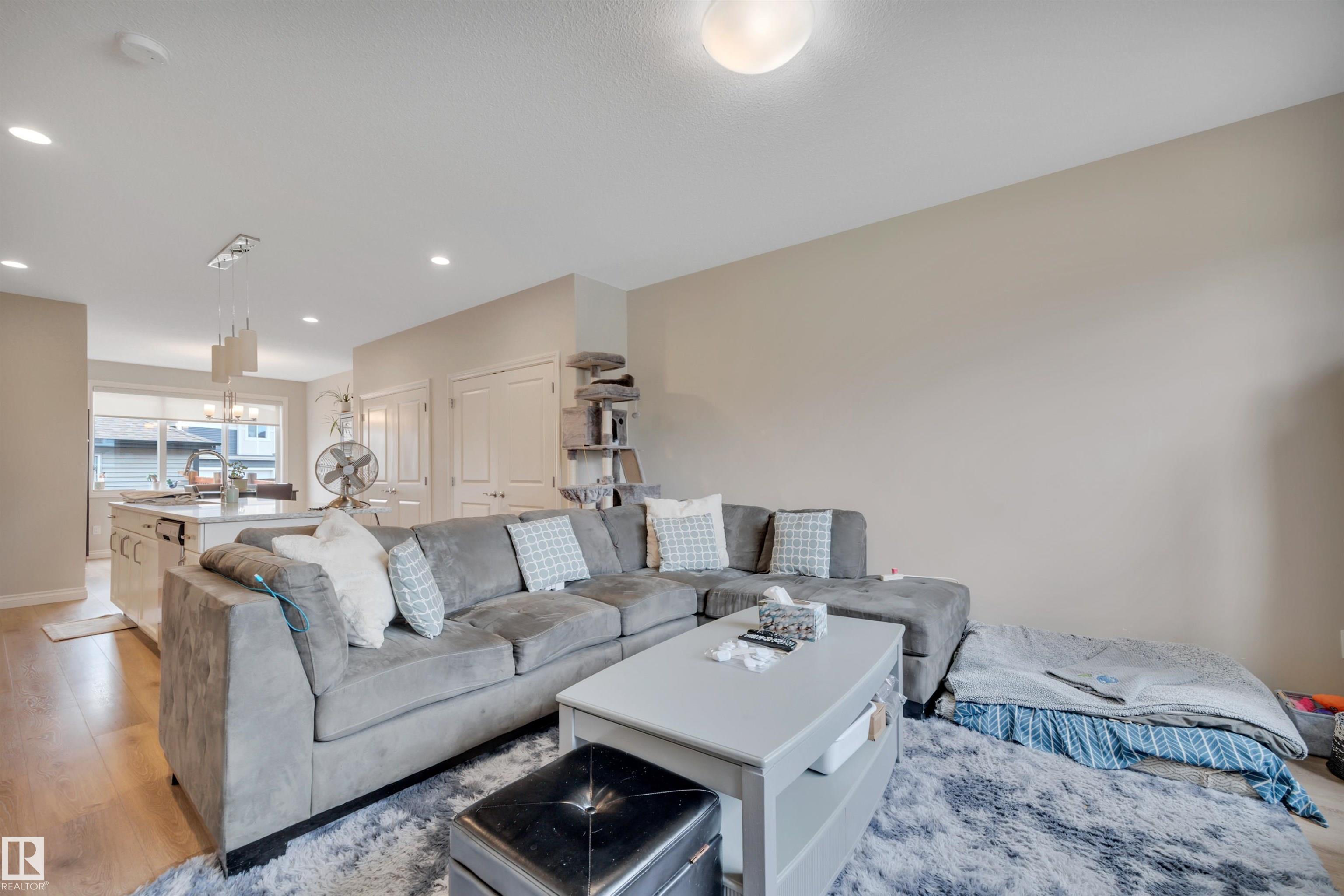 Picture for 22116 85 AV NW