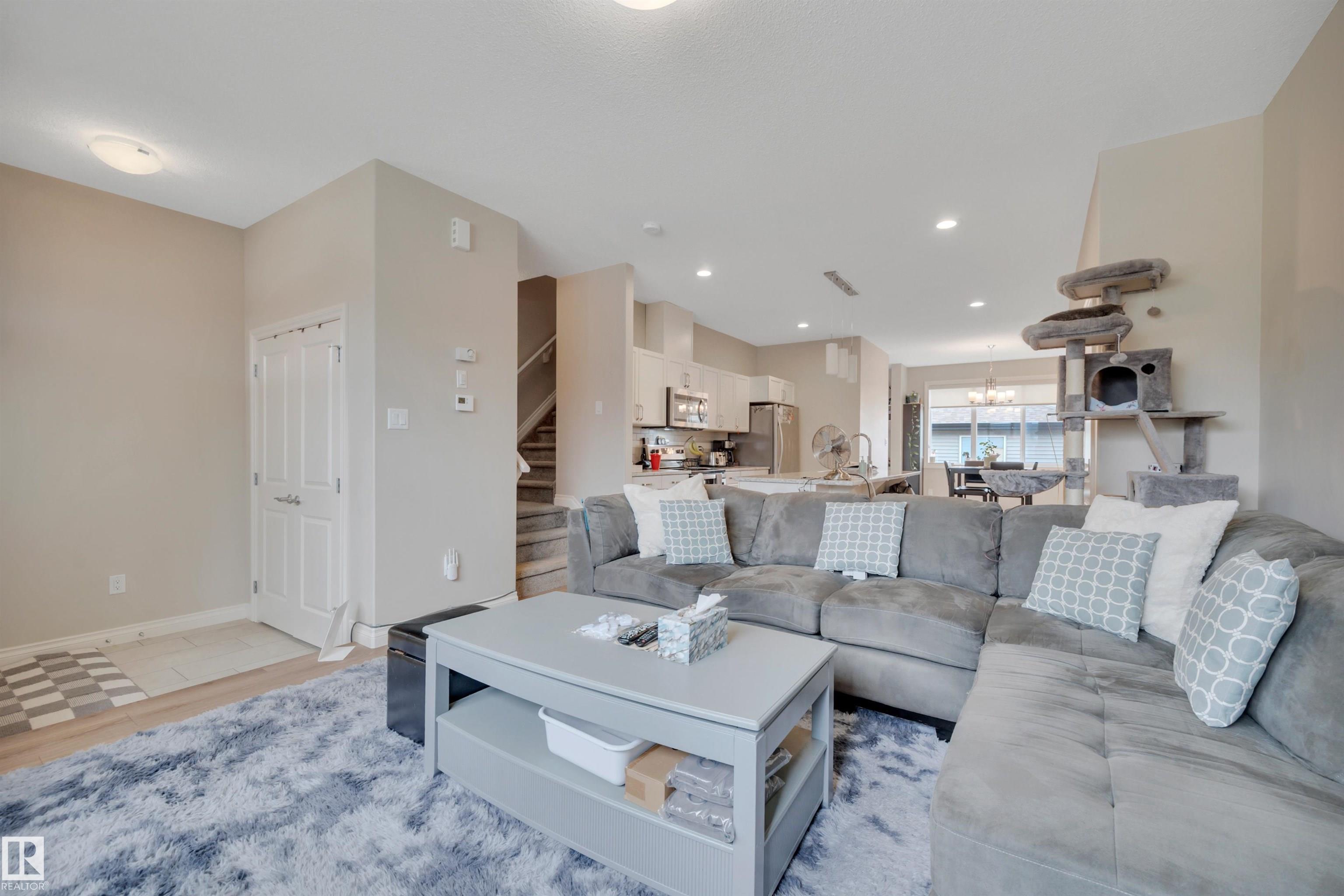 Picture for 22116 85 AV NW