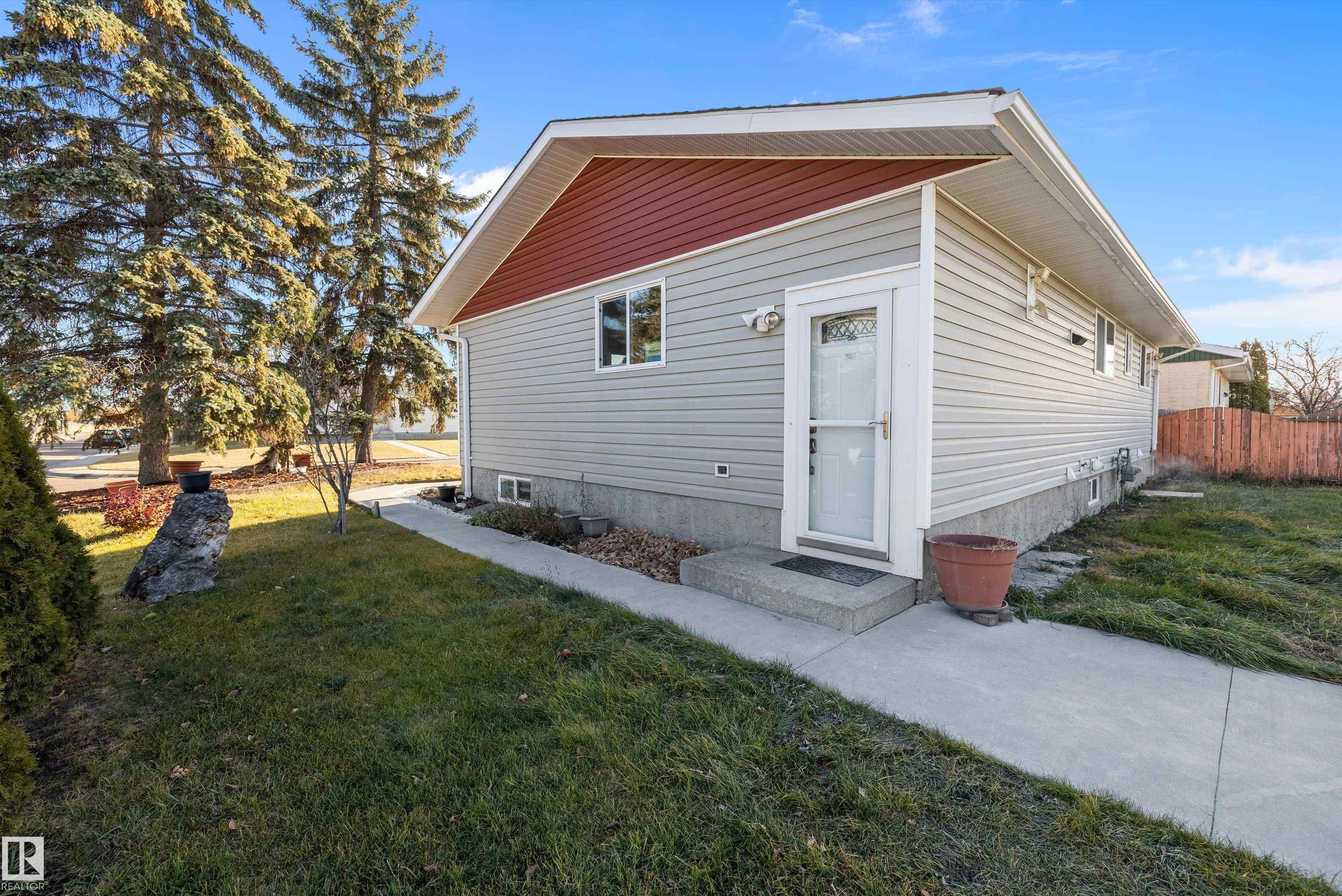 Photo 6 at 14736 122 Street NW, Caernarvon, Edmonton