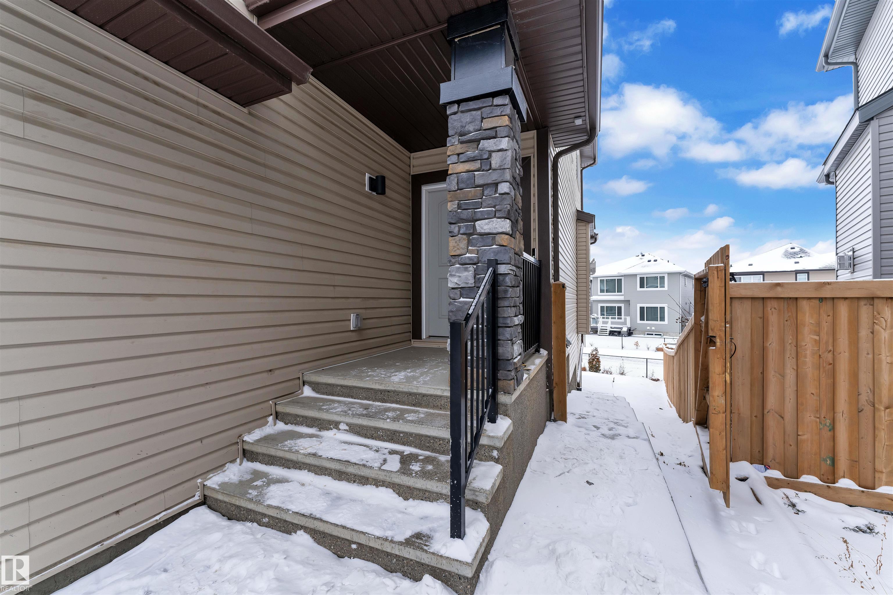 4231 Charles Close SW, Chappelle Area, Edmonton