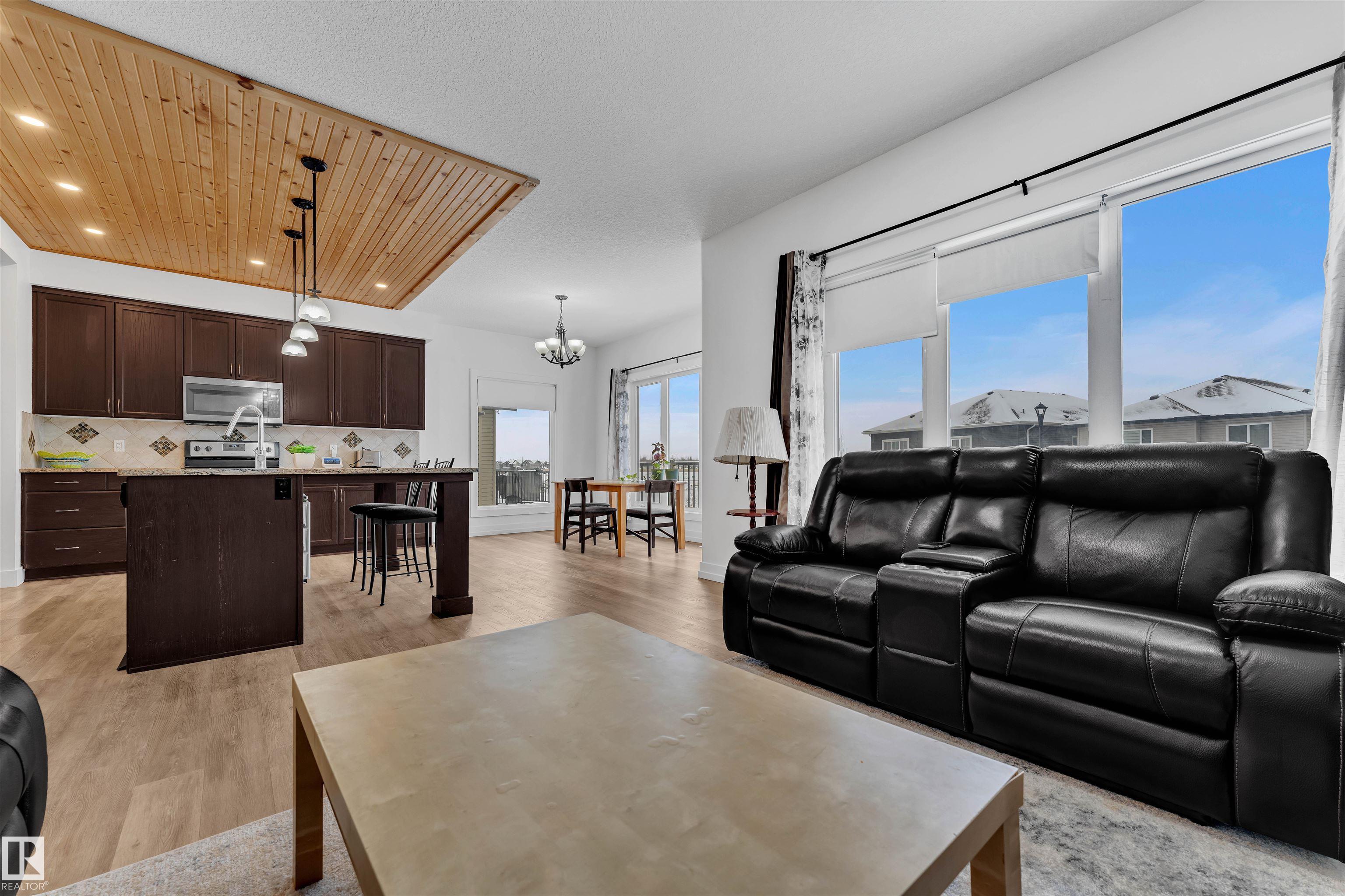 Photo 7 at 4231 Charles Close SW, Chappelle Area, Edmonton