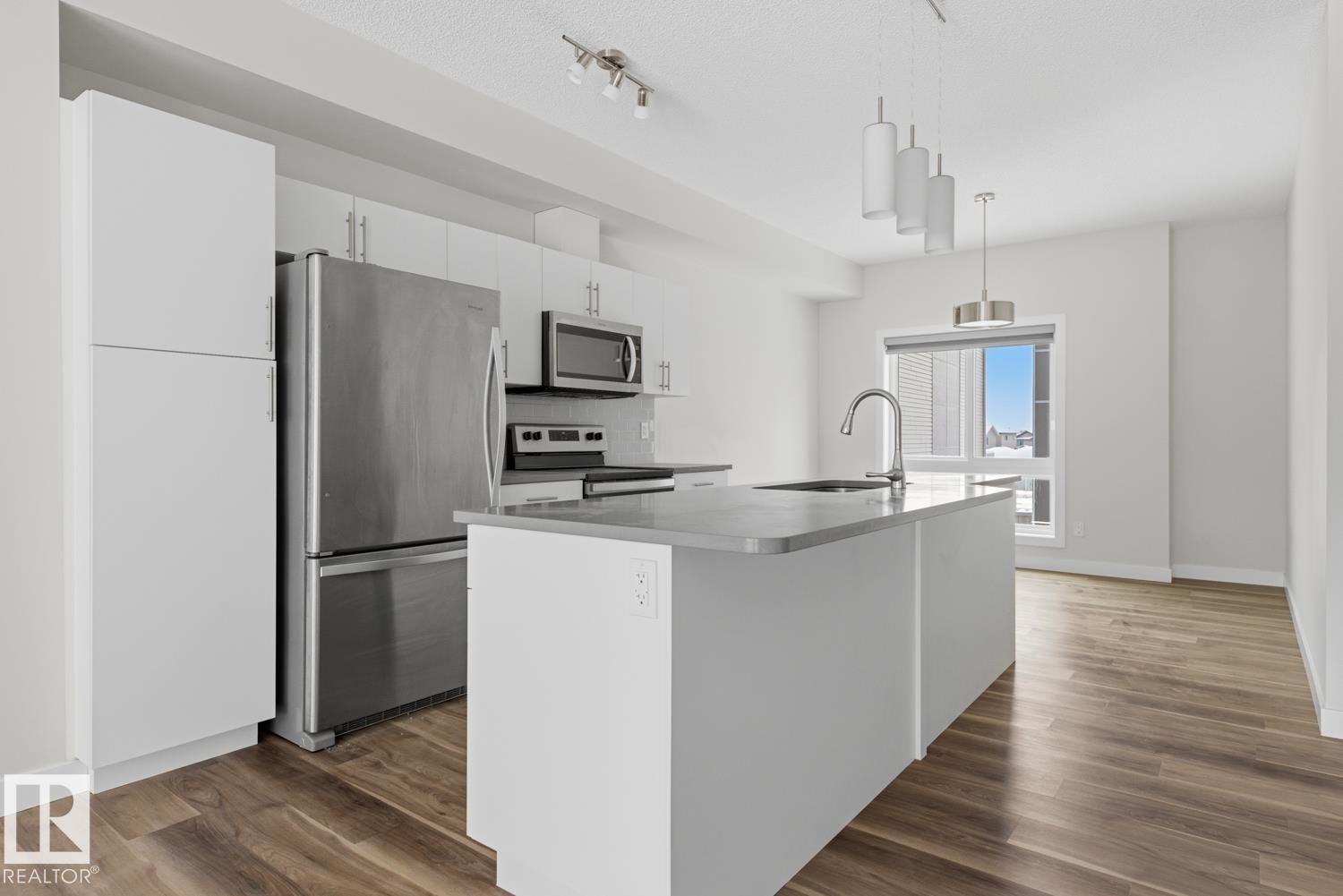 Picture for #38 979 CRYSTALLINA NERA WY NW